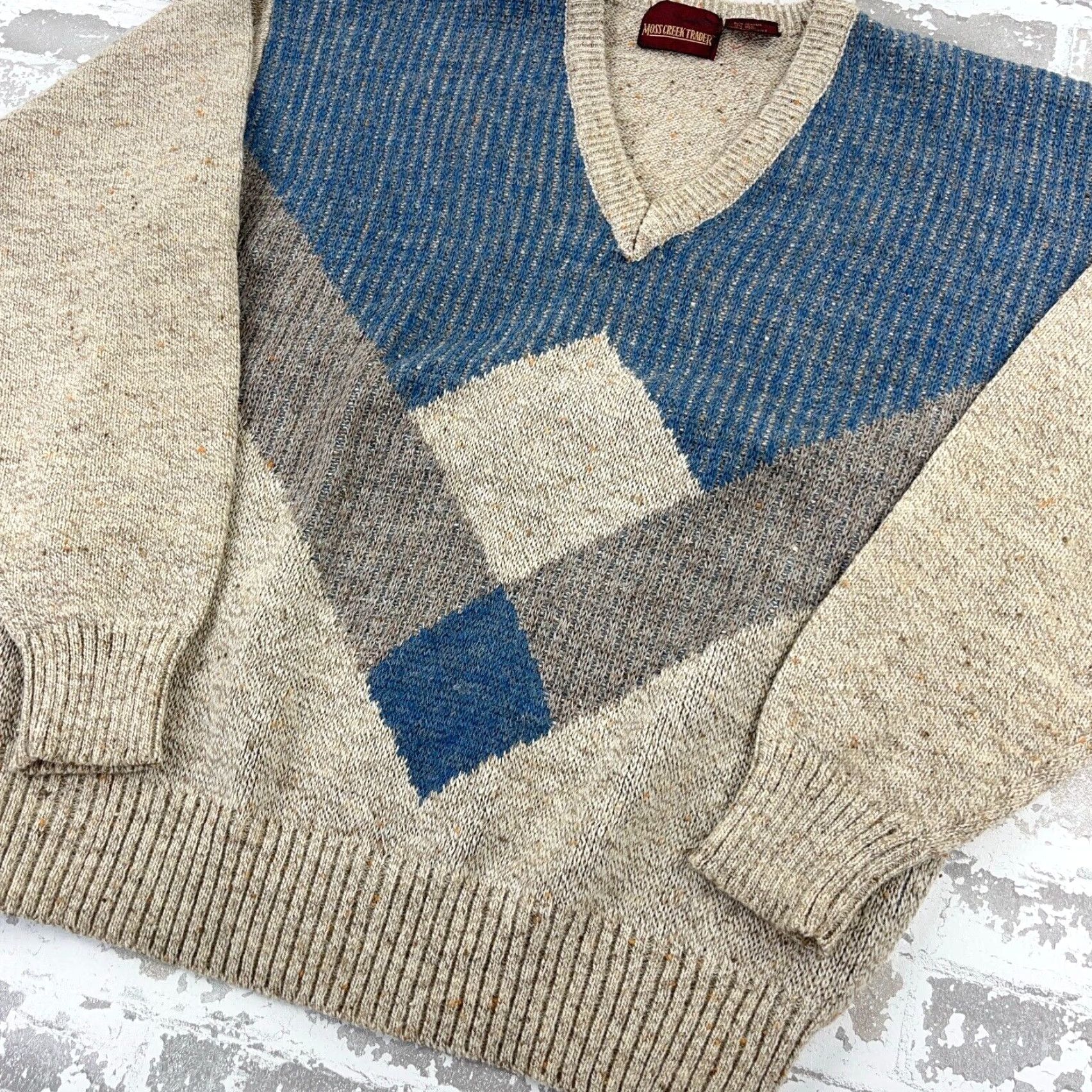 Vintage VINTAGE Moss Creekl Trader Sweater Men XL Tan Blue Wool Blend Knit V Neck 90s Diamond Geometric Chunky-Knit Pullover All Seasons Casual Mens Size US XL / EU 56 / 4 - 2 Thumbnail