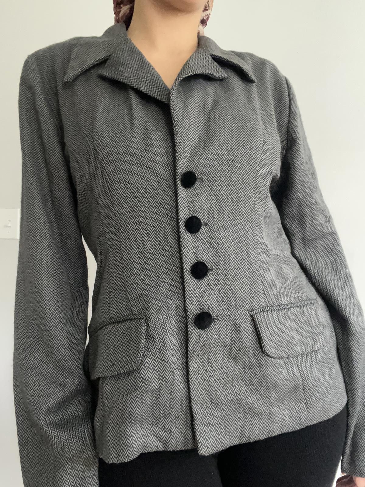 Other Women’s cute black blazer fitted well Size S / US 4 / IT 40 - 6 Thumbnail