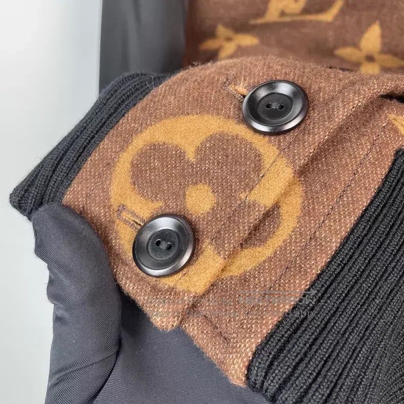 Louis Vuitton Louis Vuitton Brown large logo contrast wool parquet bombe Size XS / US 0-2 / IT 36-38 - 5 Thumbnail