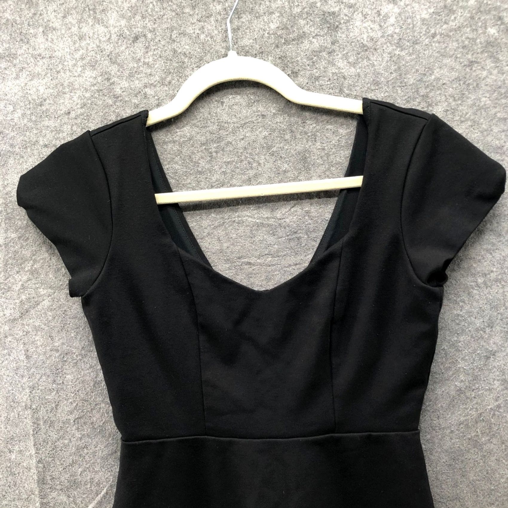 Urban Outfitters Urban Outfitters Fit & Flare Mini Dress 0 Black Cap Sleeve V-Neck Ponte Knit Dress Women 0 Black Cap Sleeve V-Neck Ponte Knit Size XS / US 0-2 / IT 36-38 - 5 Thumbnail