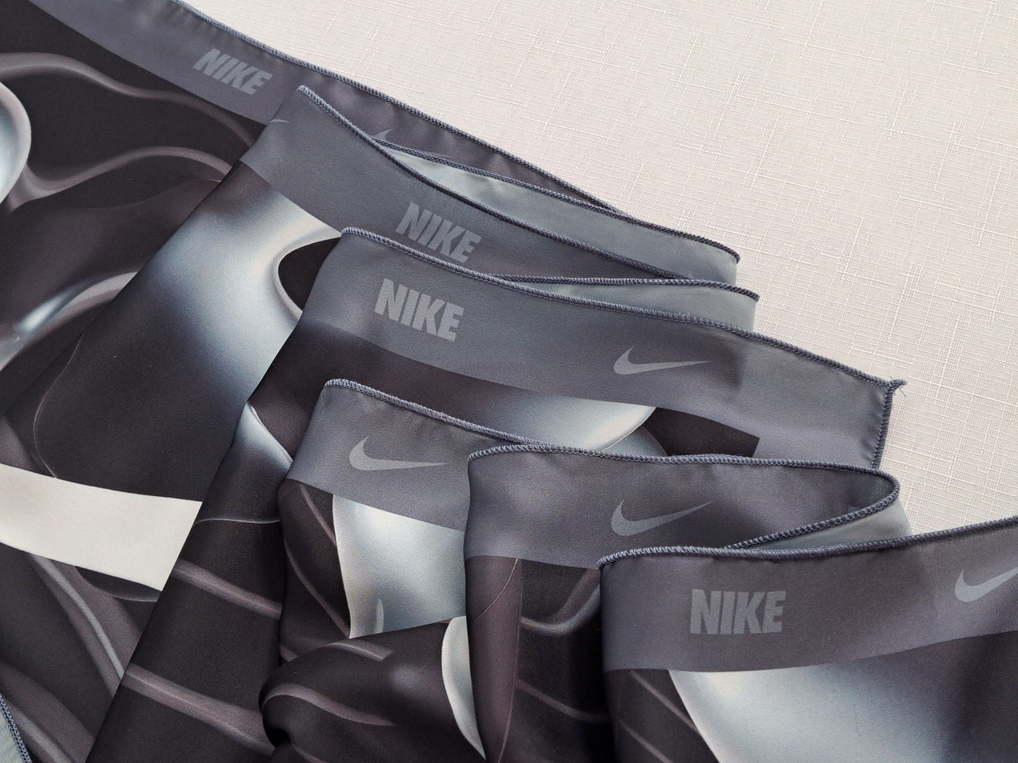 Nike Nike limited edition square scarf. Size ONE SIZE - 6 Thumbnail
