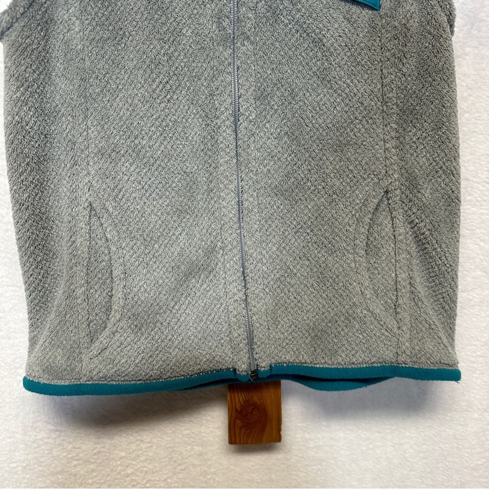 Patagonia Patagonia Polartec Gray & Blue Re-Tooled Full Zip Vest Sz S Size S / US 4 / IT 40 - 3 Thumbnail