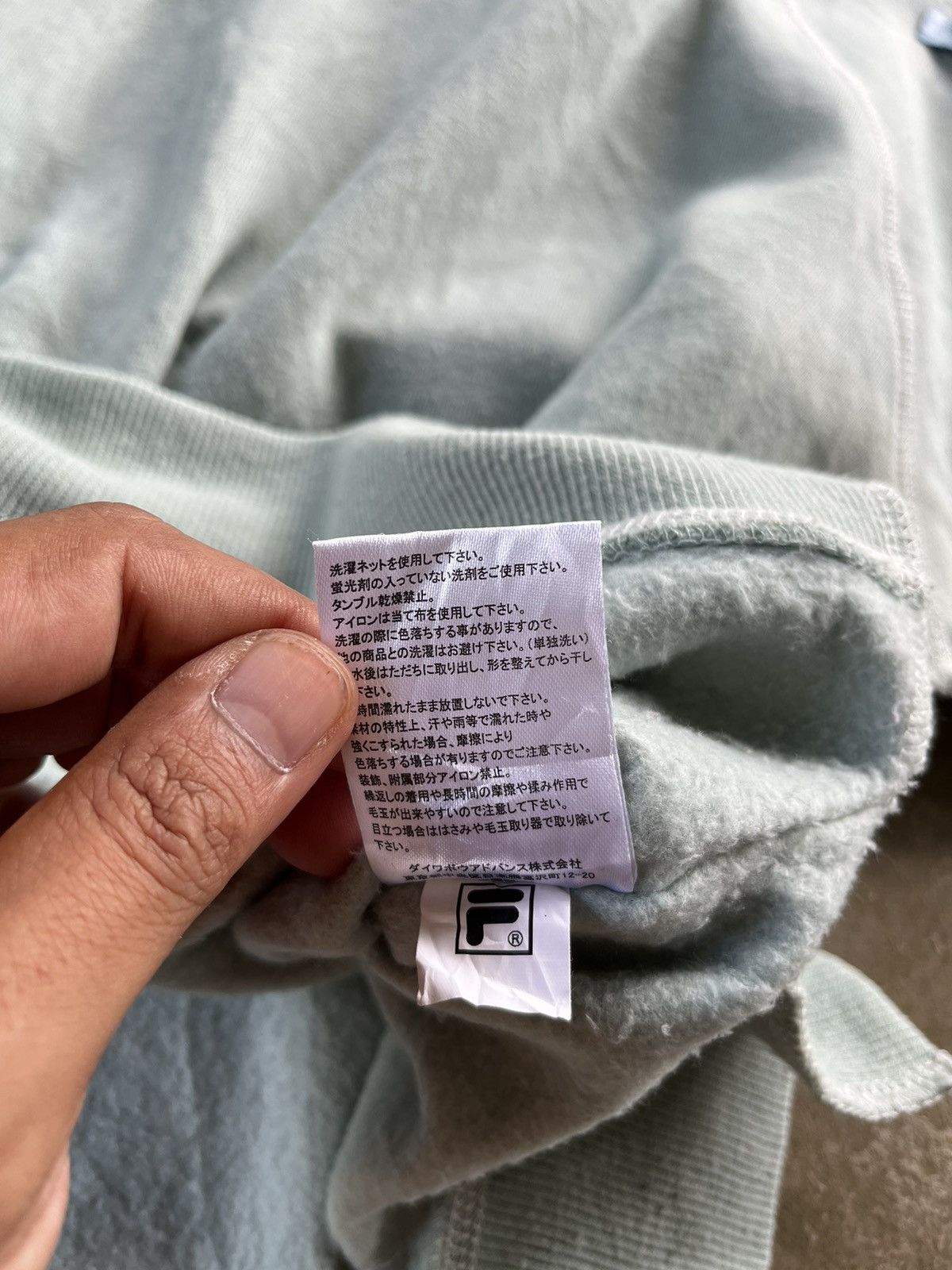 Fila × Vintage 🔥BEST OFFER🔥Fila Central Logo Velvet Hoodie like new Size US L / EU 52-54 / 3 - 5 Thumbnail
