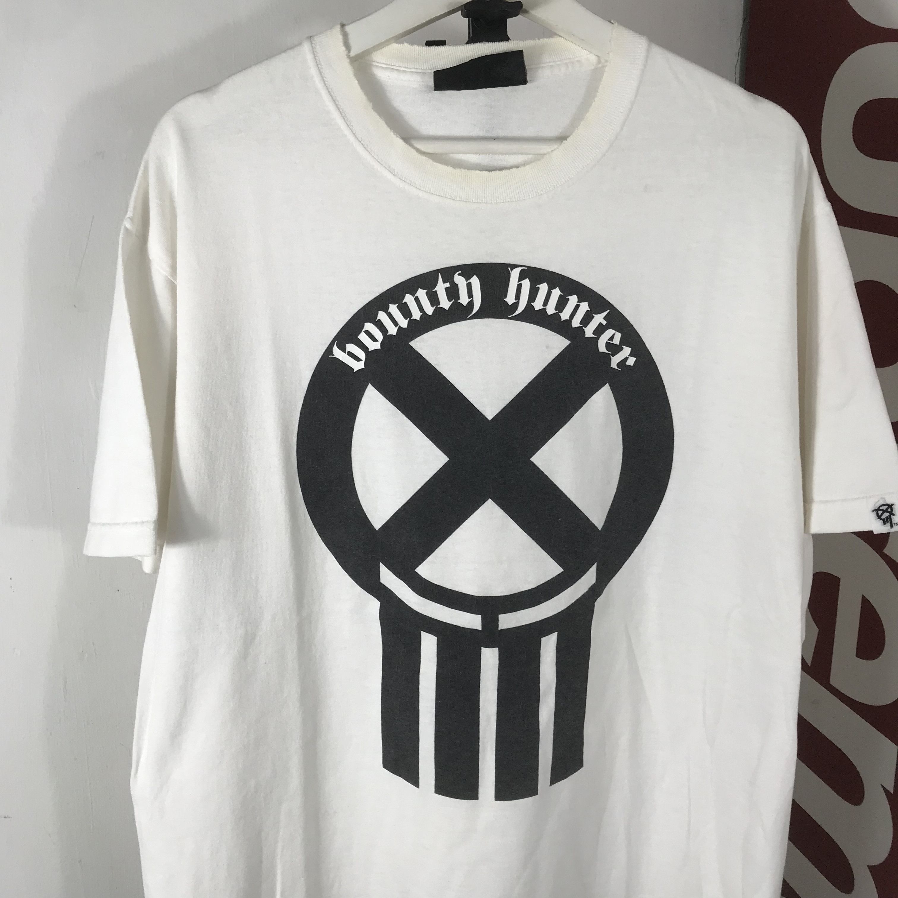 Bounty Hunter Vintage thrashed bounty hunter skull iconic big logo tshirt Size US L / EU 52-54 / 3 - 2 Thumbnail