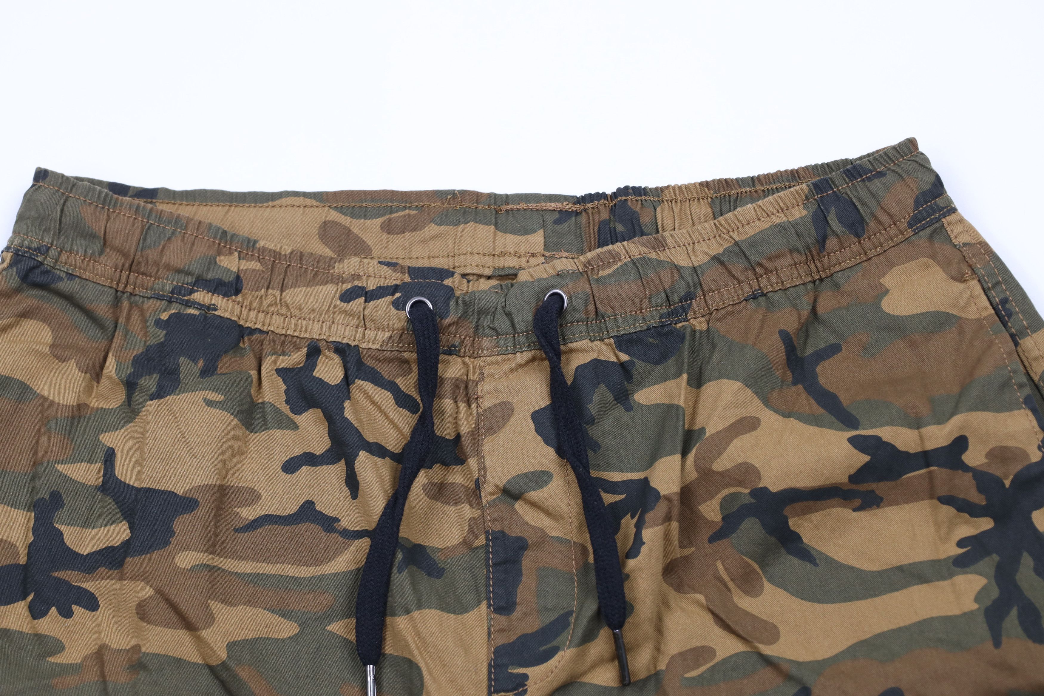 Crooks & Castles × Vintage Vintage Crooks & Castles Out Above Knee Camouflage Shorts Size US 36 / EU 52 - 2 Thumbnail