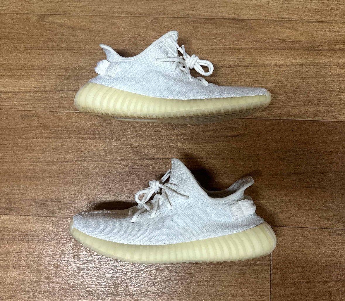 Adidas Yeezy Boost 350 V2 Low Cream White / Triple White Size US 10 / EU 43 - 2 Thumbnail