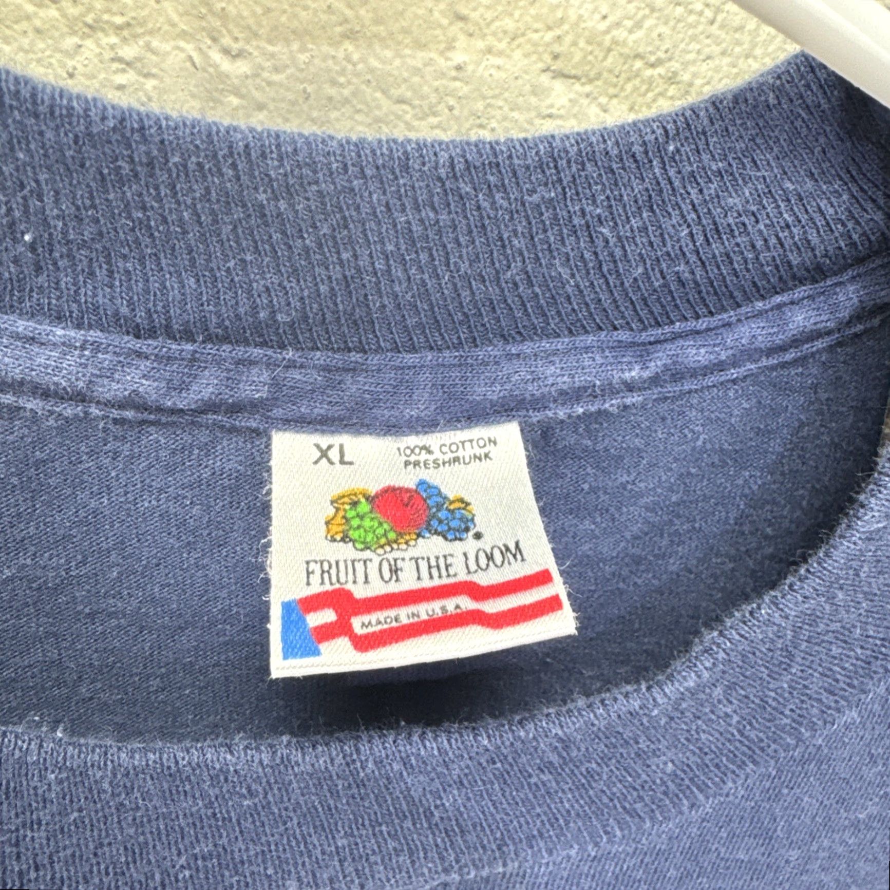 Fruit Of The Loom VINTAGE Fruit of the Loom Cityscape T-Shirt Blue XL Graphic Print Twin Towers 90s Mens Size US XL / EU 56 / 4 - 3 Thumbnail