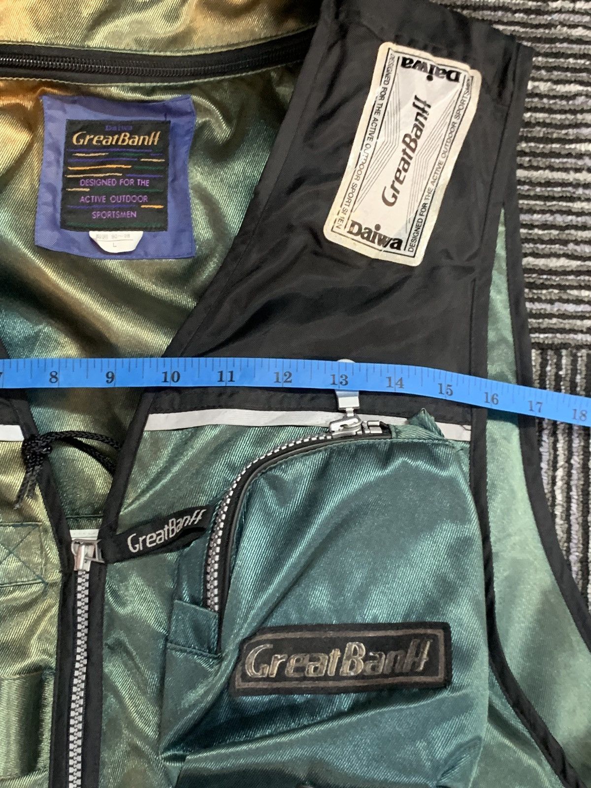 DAIWA Rare Design Vintage Brand Daiwa Greatbanff Fishing Vest 90s Size US L / EU 52-54 / 3 - 16 Thumbnail