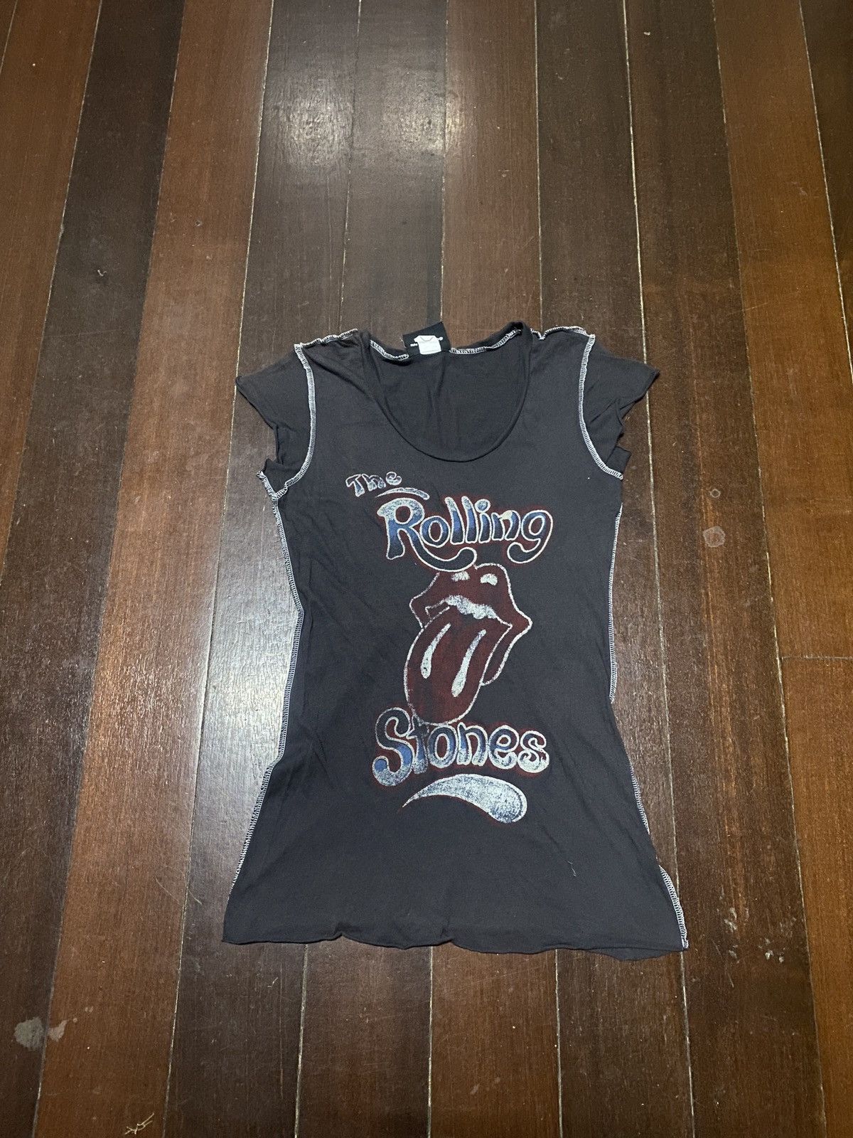 FIRE 🔥🔥 ROLLING STONE TANK TOP BY JUN FOOD NICE DESIGN