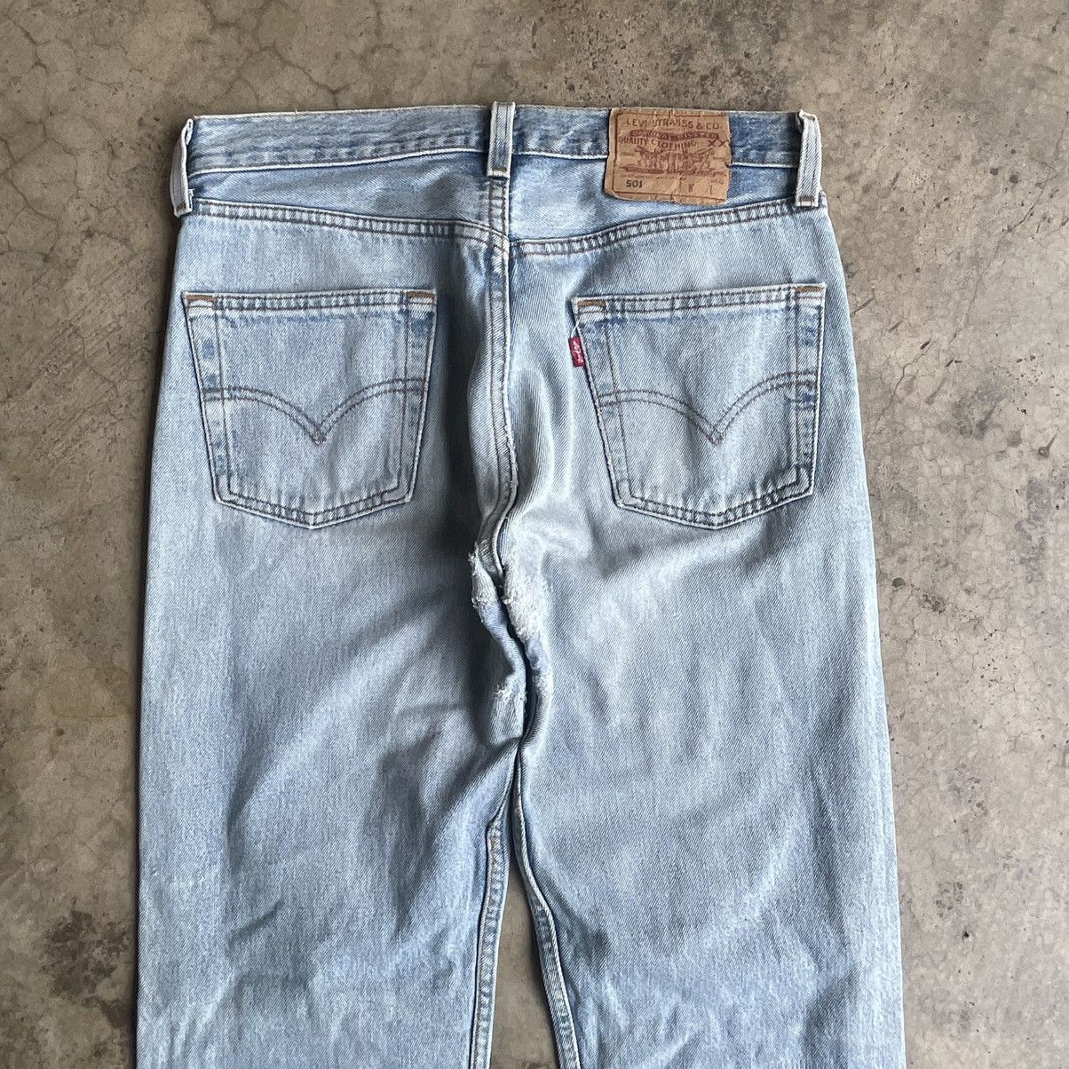 Levi's Vintage Clothing 🔥Vintage Levis 501 Stoned Washed Ripped Distress Denim Jeans Size US 31 - 5 Thumbnail