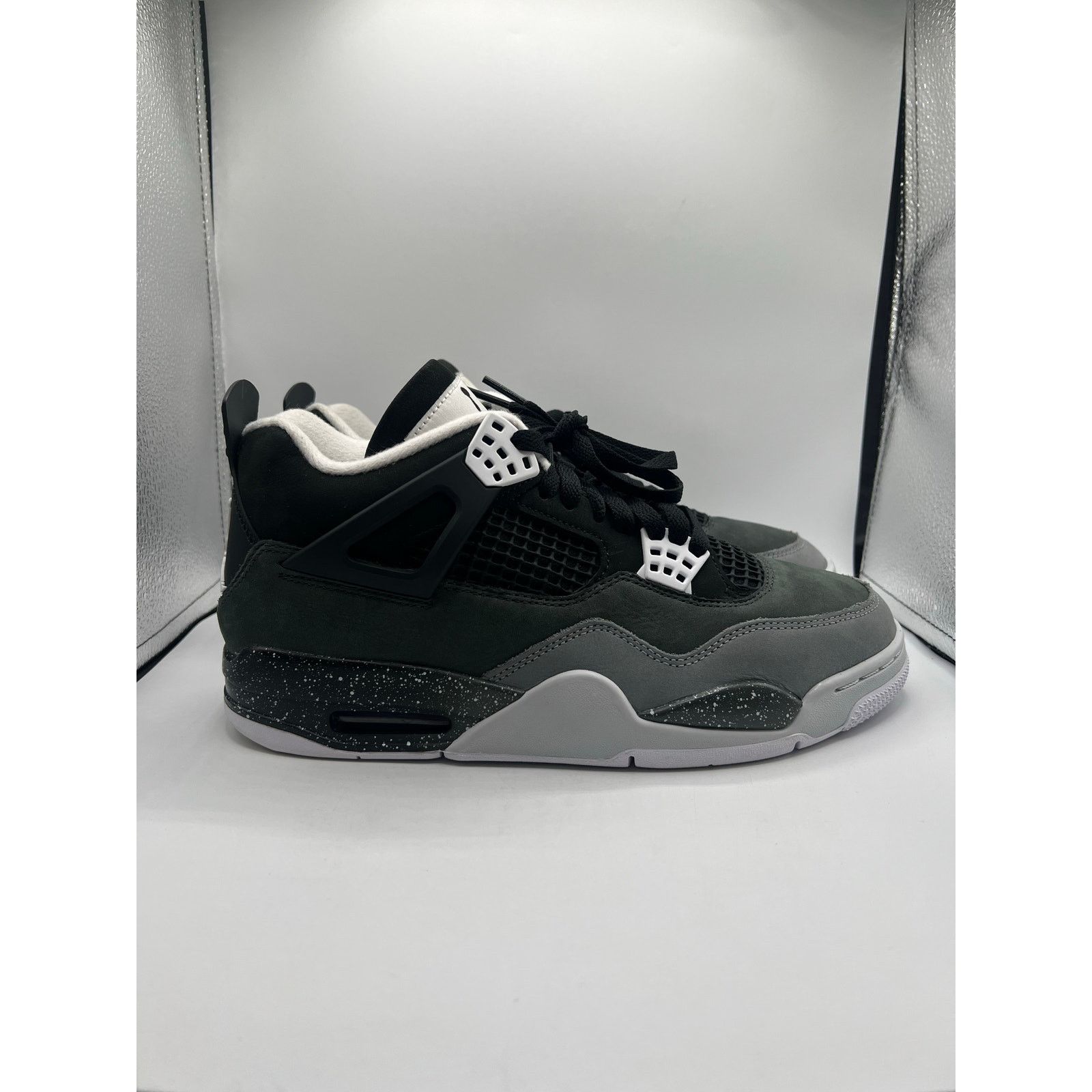Jordan Brand Air Jordan 4 Retro “Fear” 2024 size 9 men’s Size US 9 / EU 42 - 3 Thumbnail
