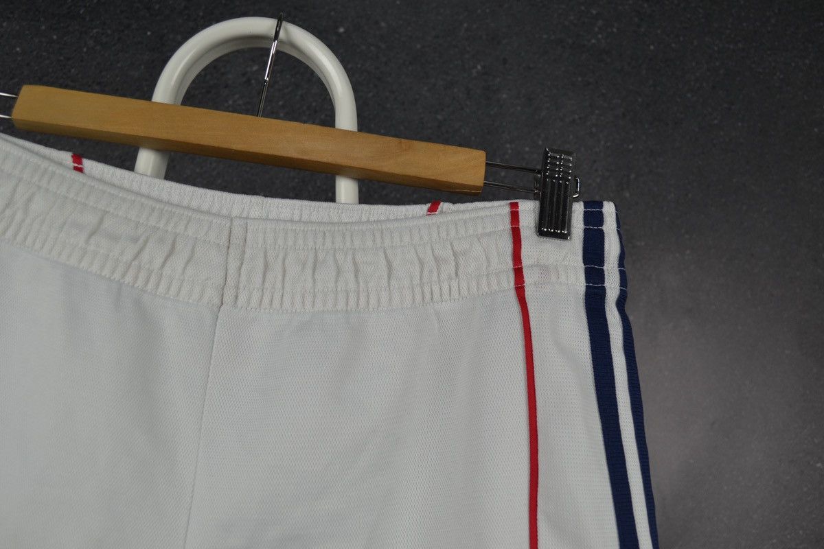 Adidas × Vintage Bayern Munchen Vintage Football Shorts Adidas Soccer Size S Size US 30 / EU 46 - 5 Thumbnail