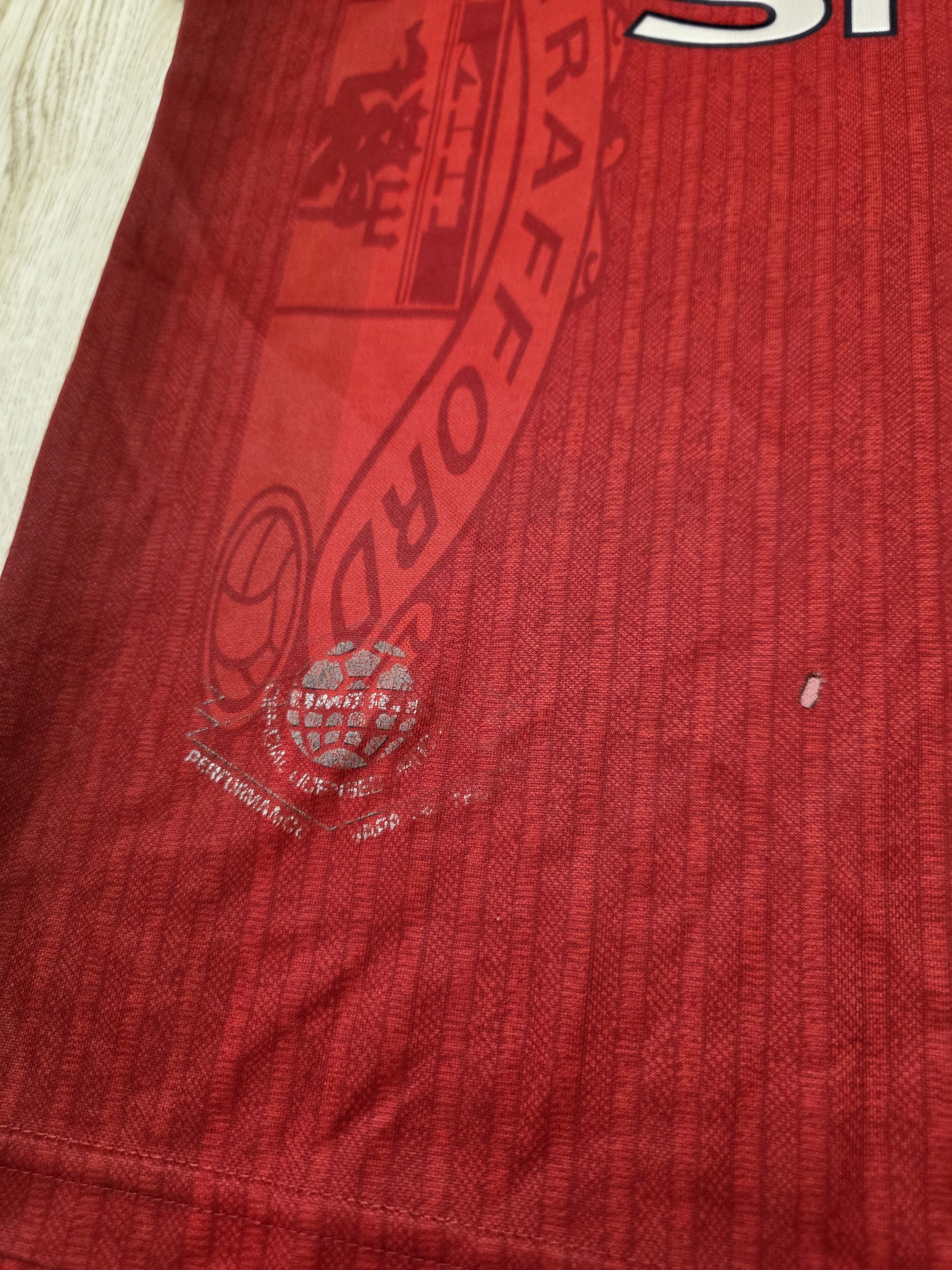 Vintage MANCHESTER UNITED 1996 1998 HOME FOOTBALL SOCCER JERSEY Size US M / EU 48-50 / 2 - 6 Thumbnail