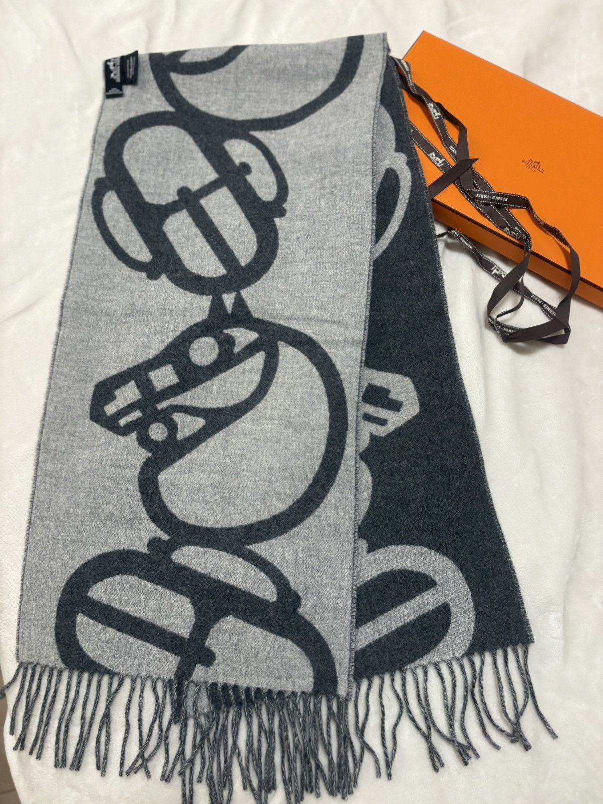 Hermes Hermes cashmere horse head reversible scarf Size ONE SIZE - 4 Thumbnail