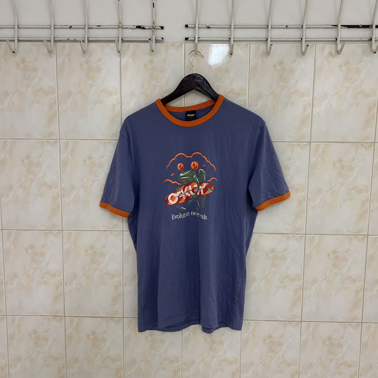 Oakley Oakley Graphic T-Shirt Evolution Never Ends Funny Frog Size US M / EU 48-50 / 2 - 1 Thumbnail