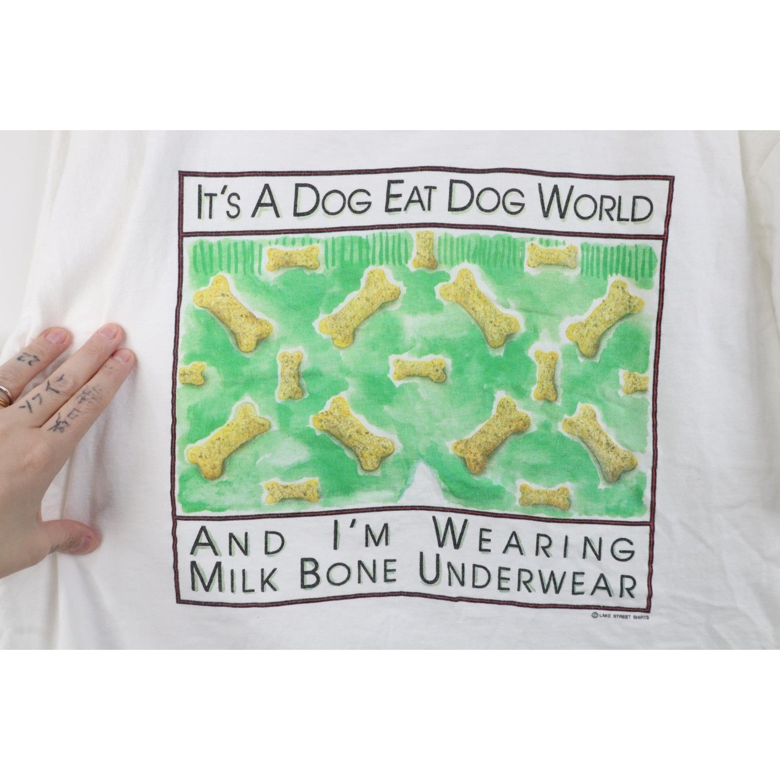 Vintage Vintage 90s Its A Dog Eat Dog World Milk Bone T-Shirt Size US XL / EU 56 / 4 - 4 Thumbnail