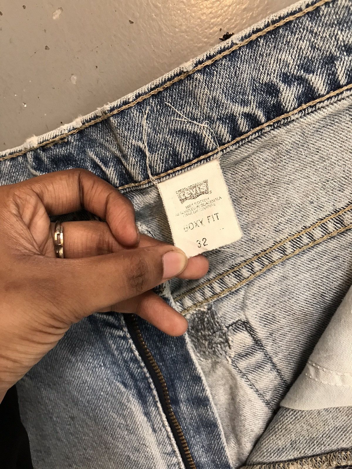 Levi's Vintage Levi’s Strauss & co boxy fit denim short Size US 34 / EU 50 - 7 Thumbnail