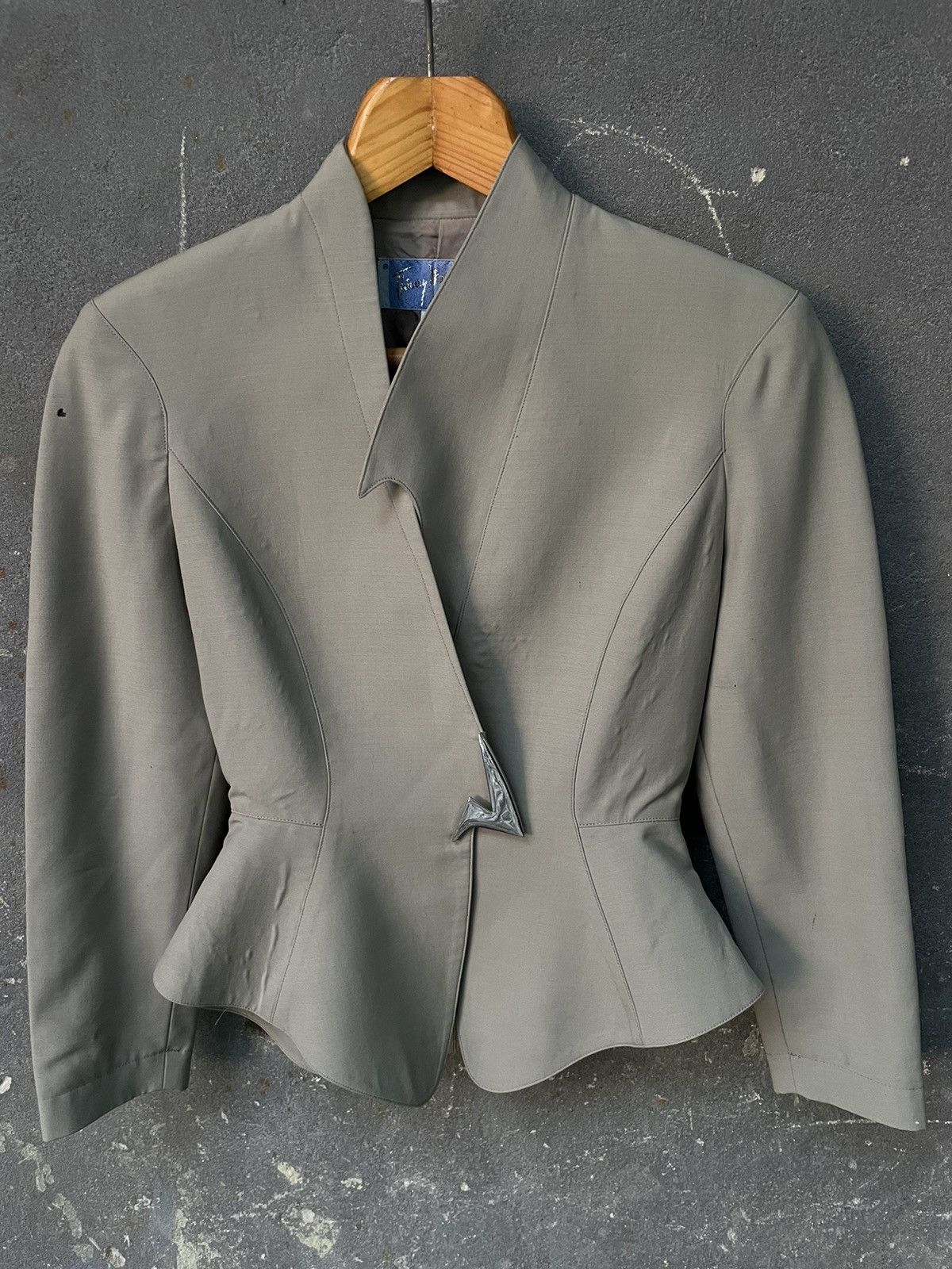 Thierry Mugler Thierry Mugler 80’s Archive Nude Wool Blazel Metal Logo Size XS / US 0-2 / IT 36-38 - 6 Thumbnail