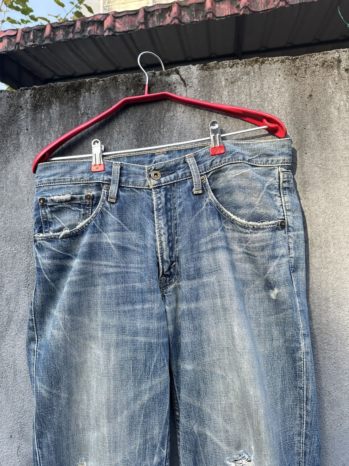 Levi's Vintage Clothing 👹Vintage THRASHED Levi’s 502 Baggy Jeans Size US 31 - 5 Thumbnail