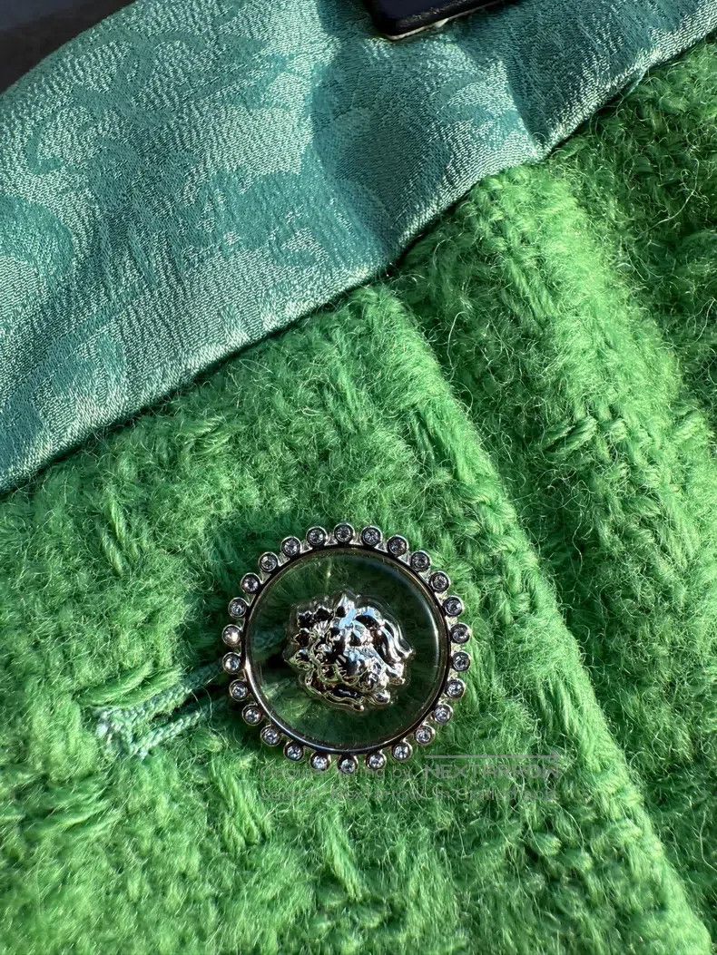 Chanel Chanel 24a green skirt Size 42" / US 20 - 3 Thumbnail