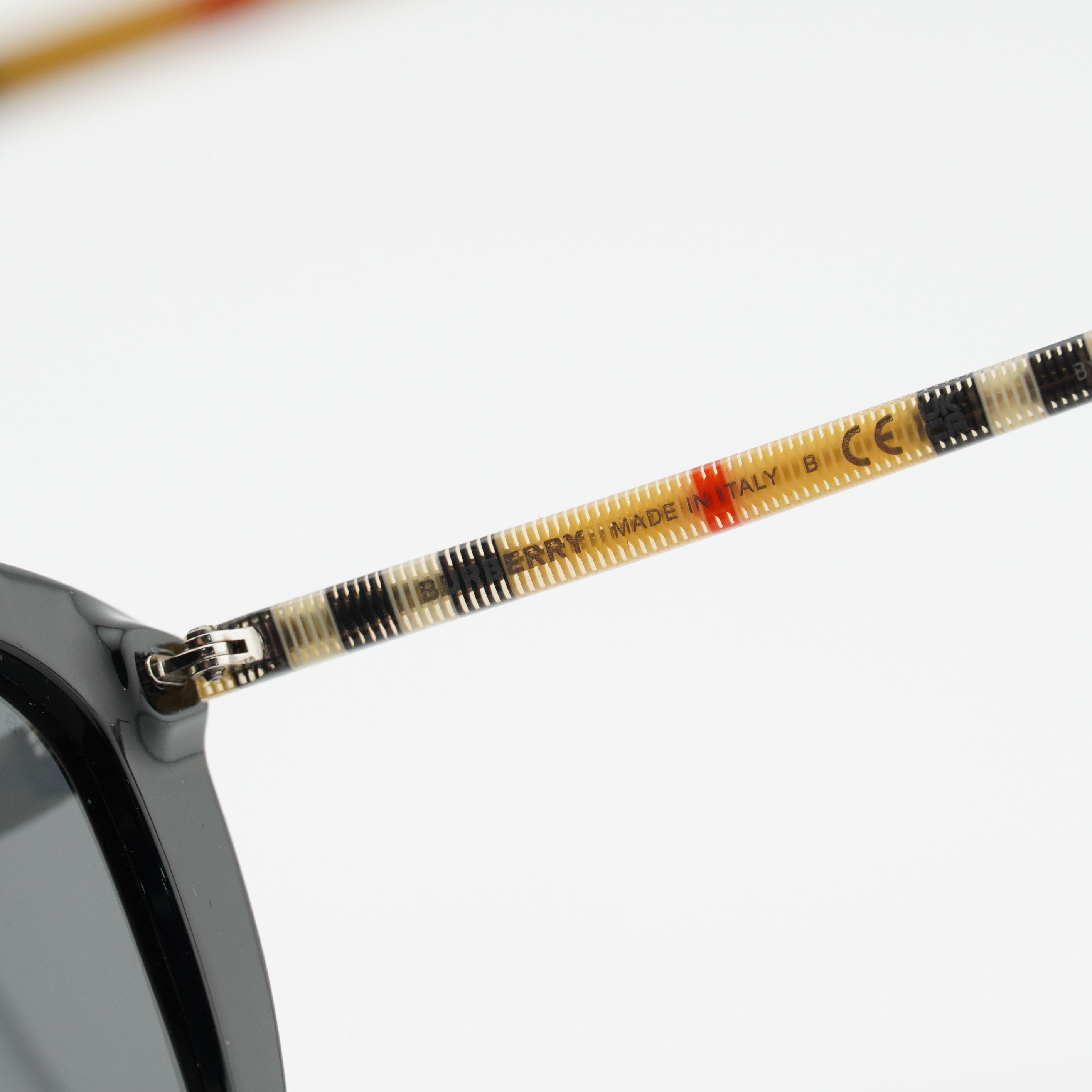 Burberry Burberry BE4407 385387 Sunglasses Black/Vintage Cat Eye Fram Size ONE SIZE - 4 Thumbnail