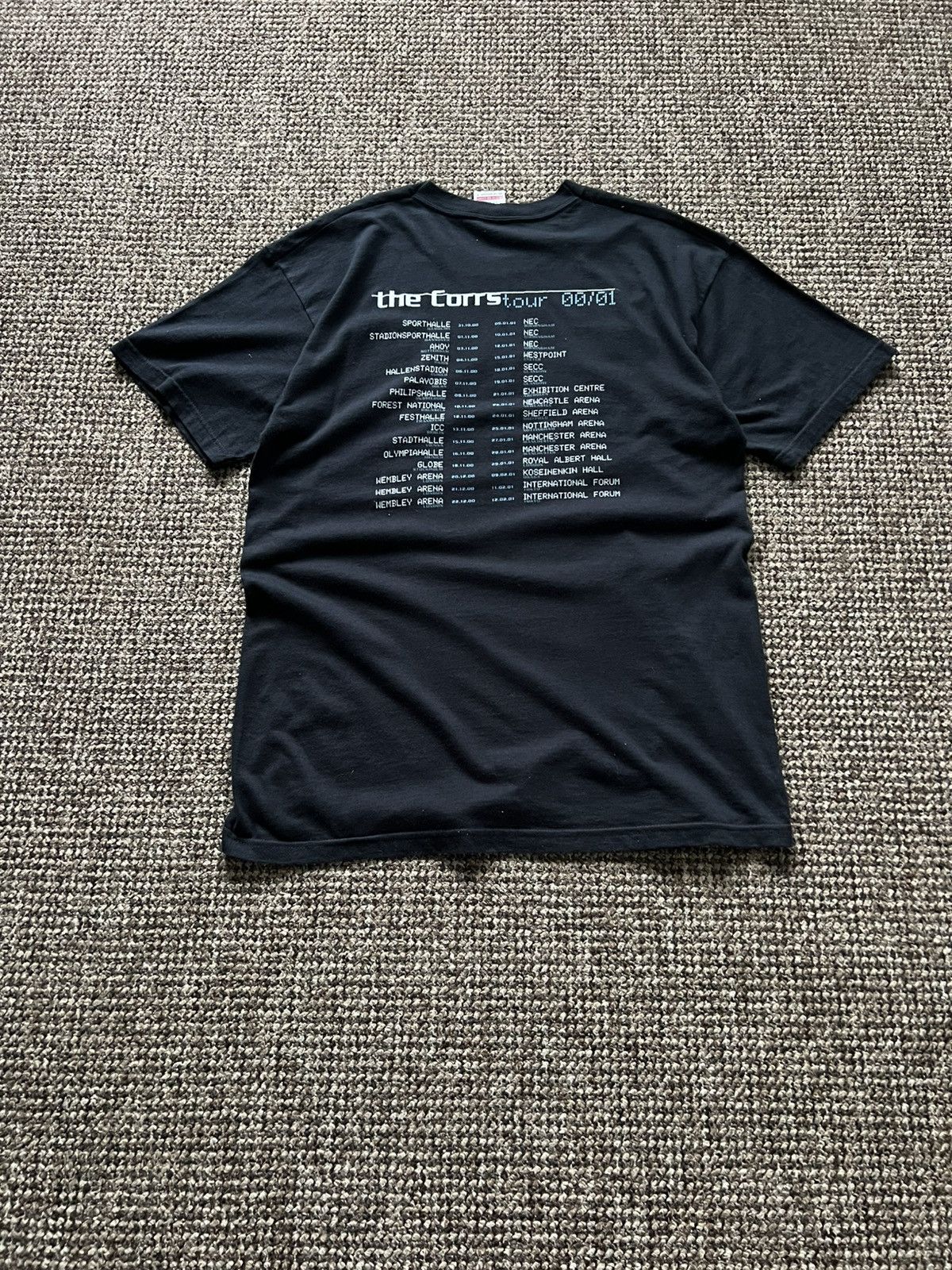 Band Tees The Corrs Tour 2001/2000 Vintage Tee Rare Big Logo Size US L / EU 52-54 / 3 - 7 Thumbnail