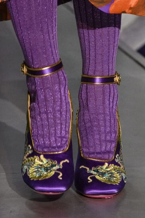 Gucci Rare Gucci Runway Satin Embroidered Dragon Caspar Pumps Size US 7.5 / IT 37.5 - 19 Thumbnail