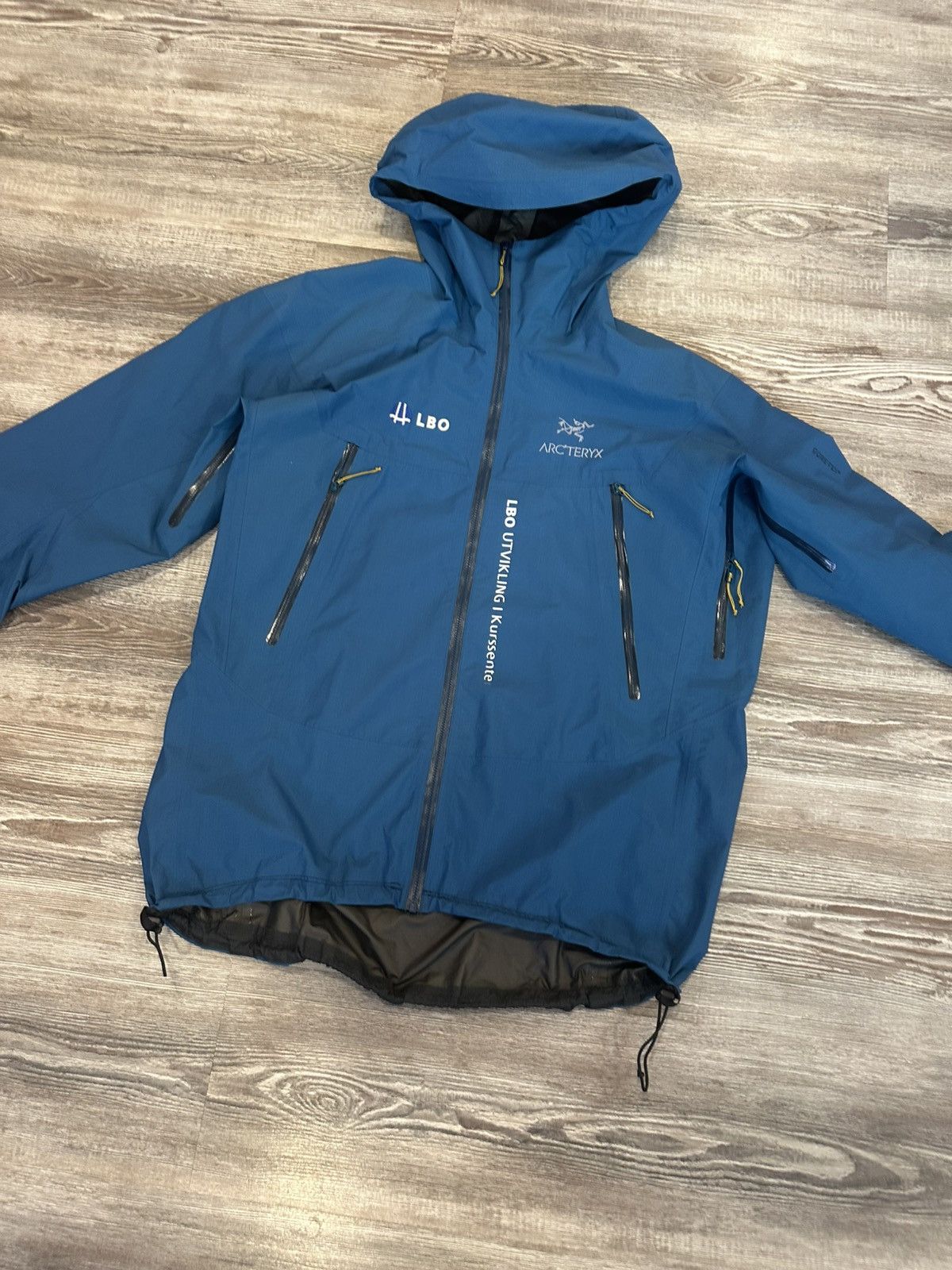 Arc'teryx Vintage Mens Arcteryx Alpha Gore-tex Jacket size L Size US L / EU 52-54 / 3 - 5 Thumbnail