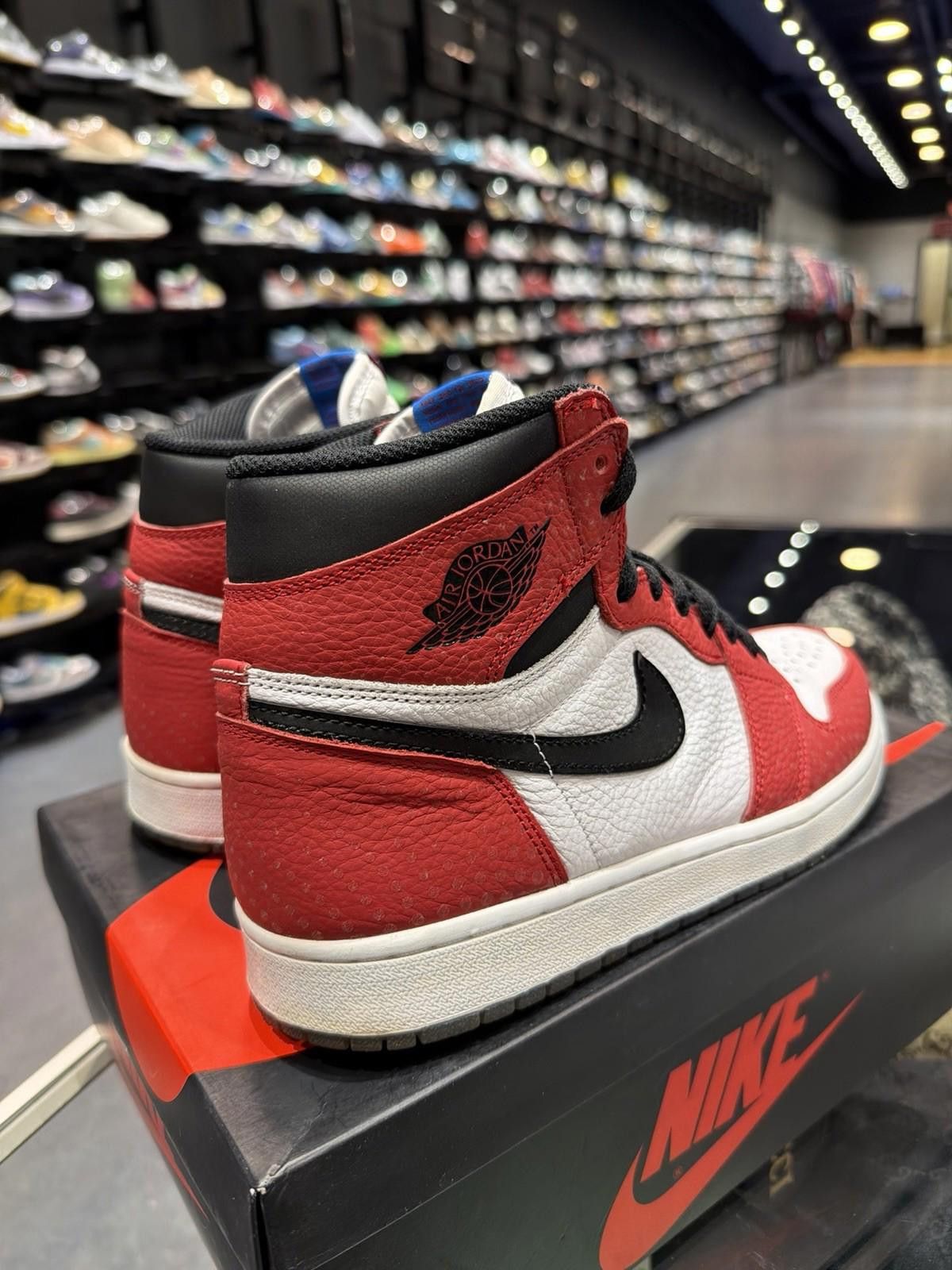 Nike Nike Air Jordan 1 Retro Origin Story Spiderman Size 8.5 Size US 8.5 / EU 41-42 - 5 Thumbnail