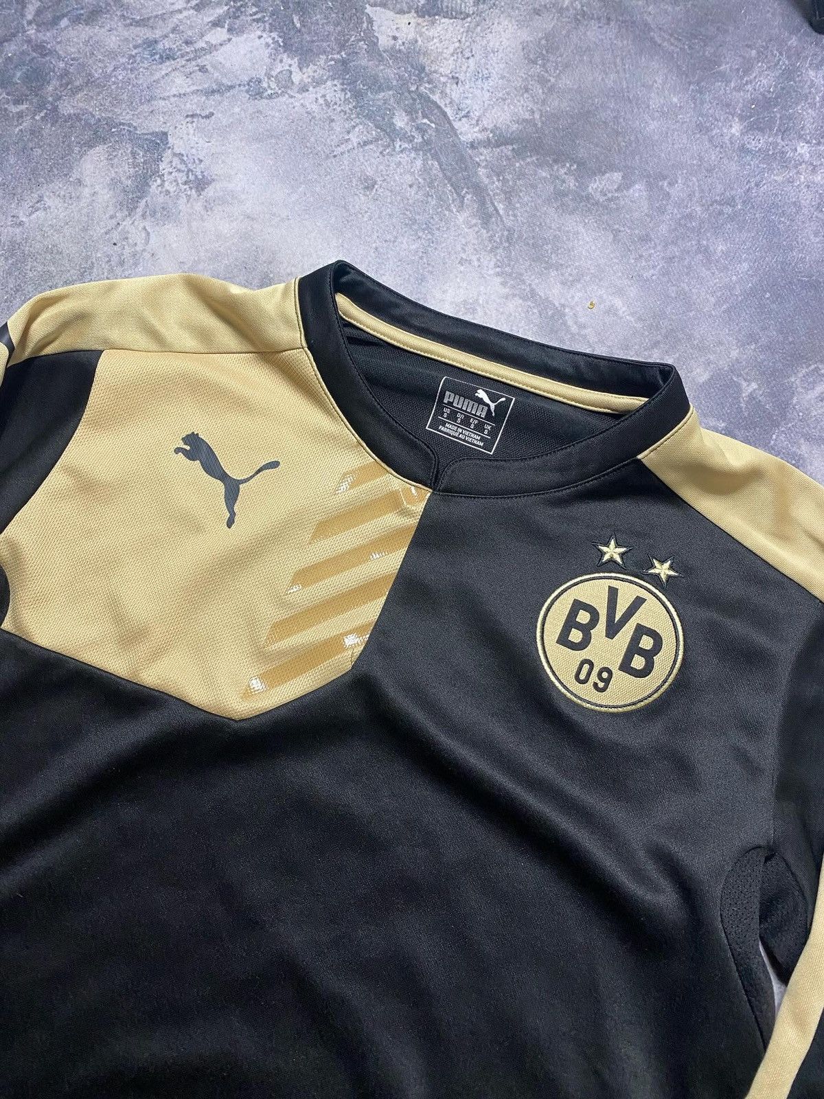 Puma × Vintage Vintage puma Borussia Dortmund soccer jersey size S Size US S / EU 44-46 / 1 - 2 Thumbnail