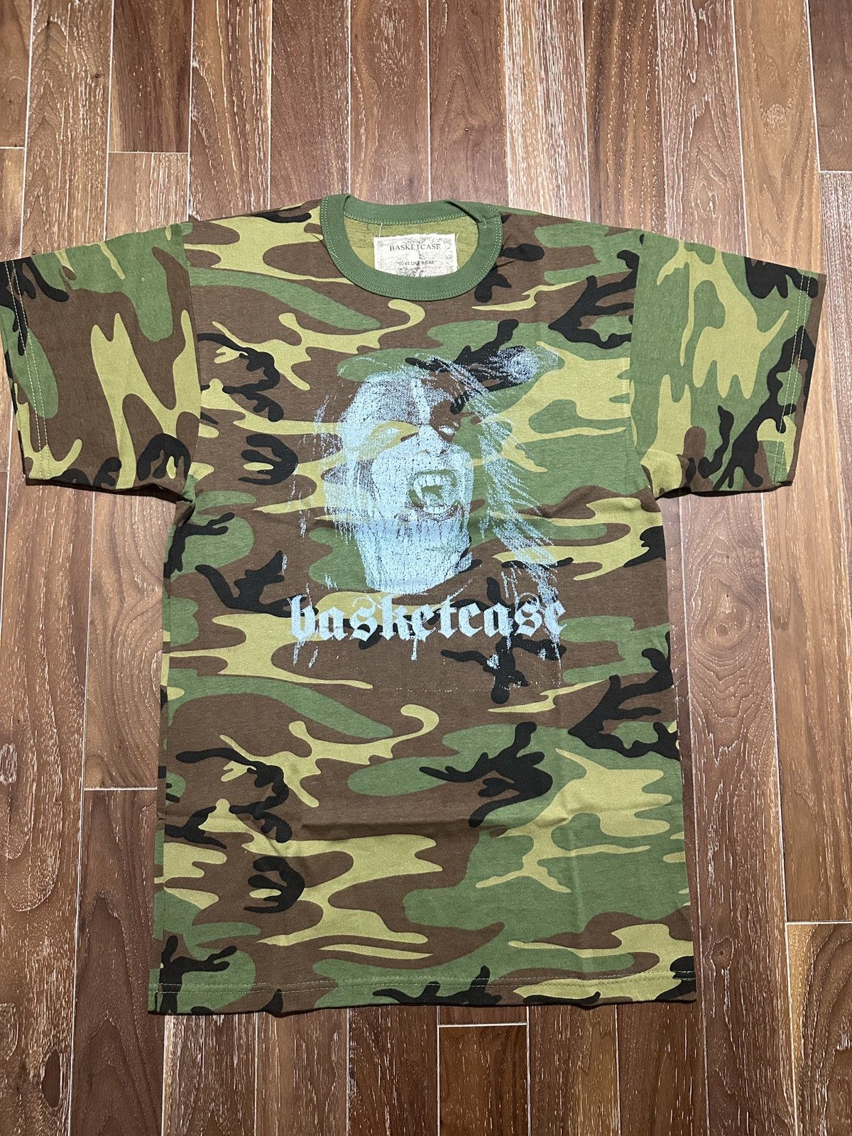 basketcase gallery Basketcase gallery cryptkeeper camo tee t-shirt Size US M / EU 48-50 / 2 - 1 Thumbnail