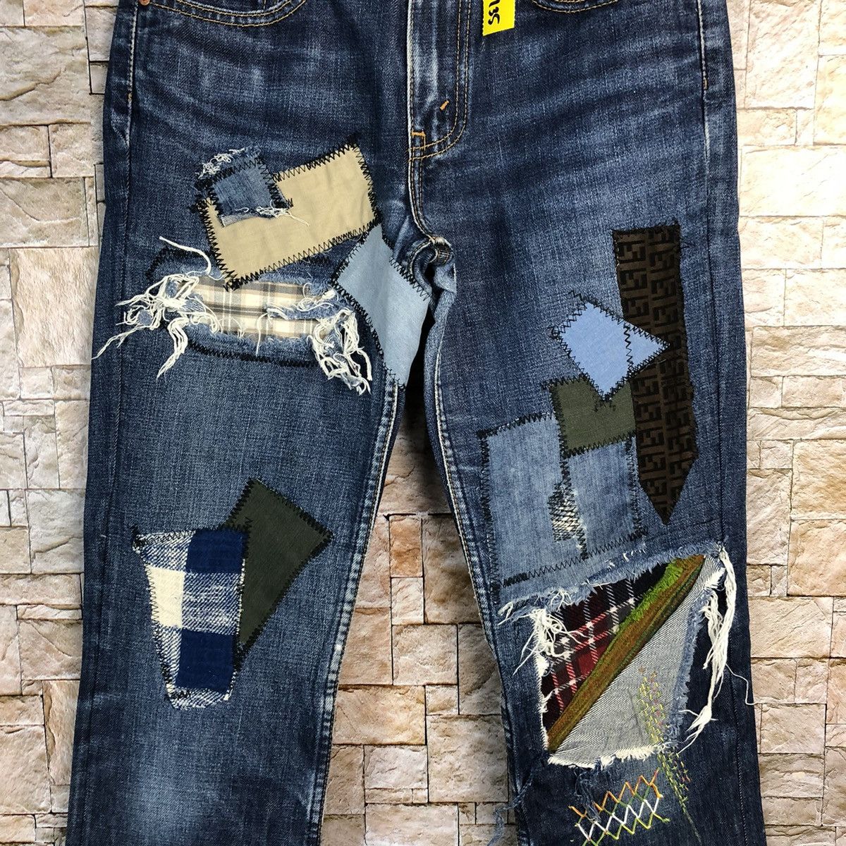 Levi's DL 553 Levis patchwork Distressed ripped Denim jeans #A135 Size US 27 - 6 Thumbnail