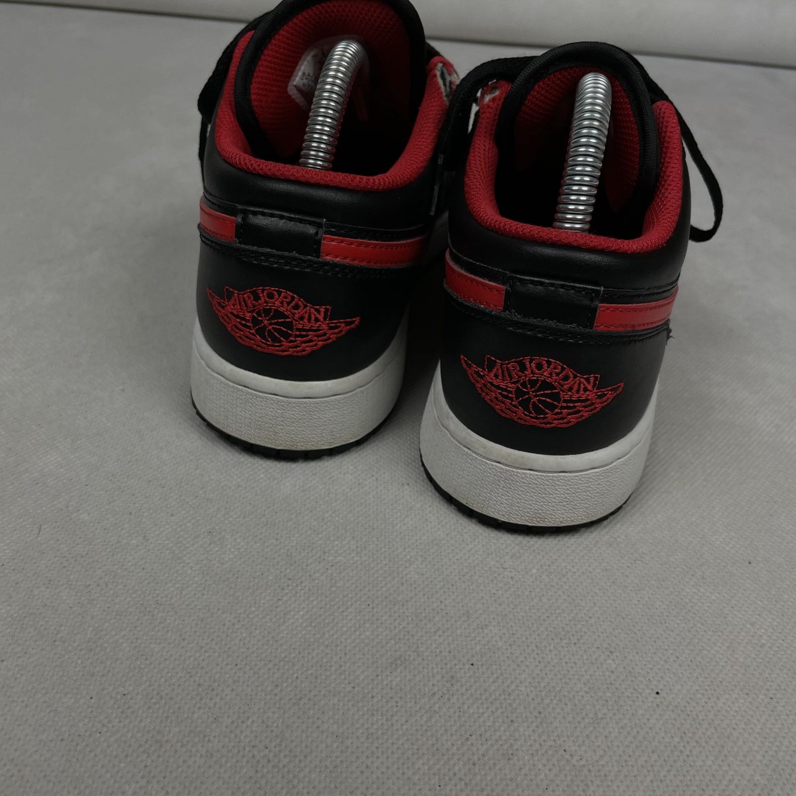 Jordan Brand × Nike Nike Air Jordan 1 Low GS 553560-063 Black Red Sneakers 6.5Y Size US 6.5 / EU 39-40 - 11 Thumbnail