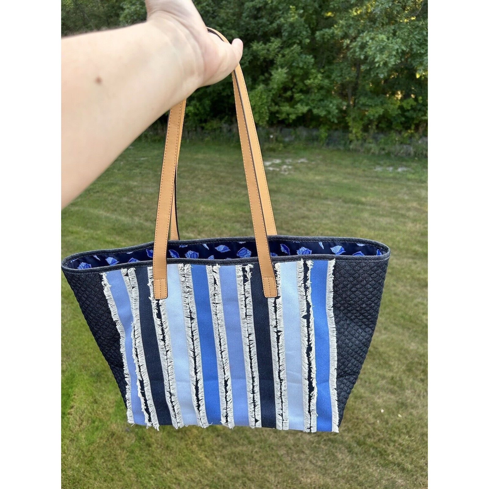 Other Vera Bradley Women’s Shoulder Bag, Cool Stripe Large Fringed Size ONE SIZE - 2 Thumbnail