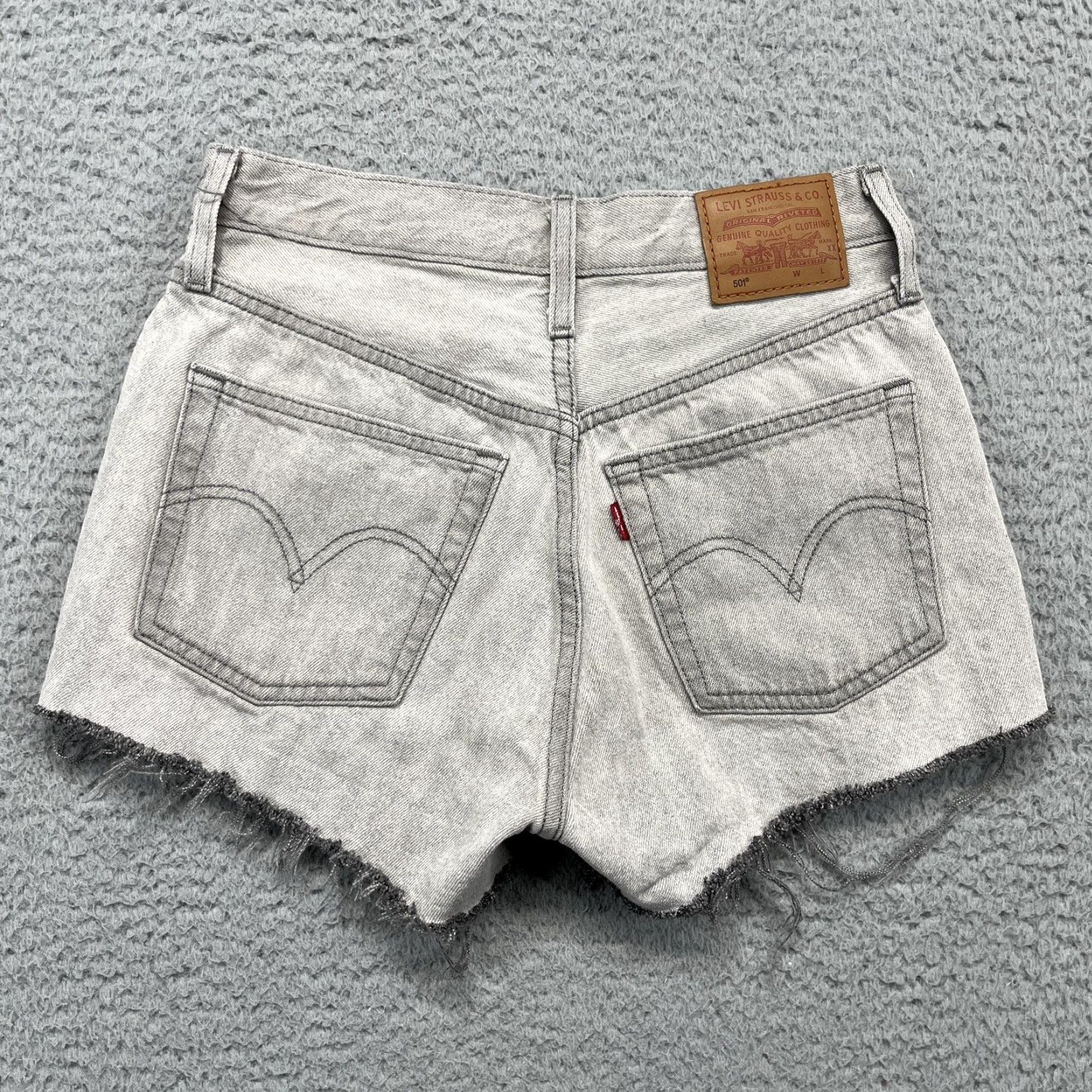 Levi's Levis 501 Cutoff Shorts Womens 25 Gray Denim Button Fly High Rise Frayed Hem 100% Cotton Vintage Style Size 42" / US 20 - 5 Thumbnail