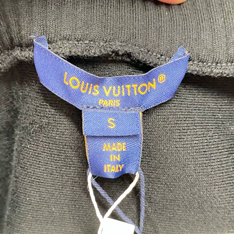 Louis Vuitton Louis Vuitton 25 SS black embossed old print vest Size US S / EU 44-46 / 1 - 3 Thumbnail