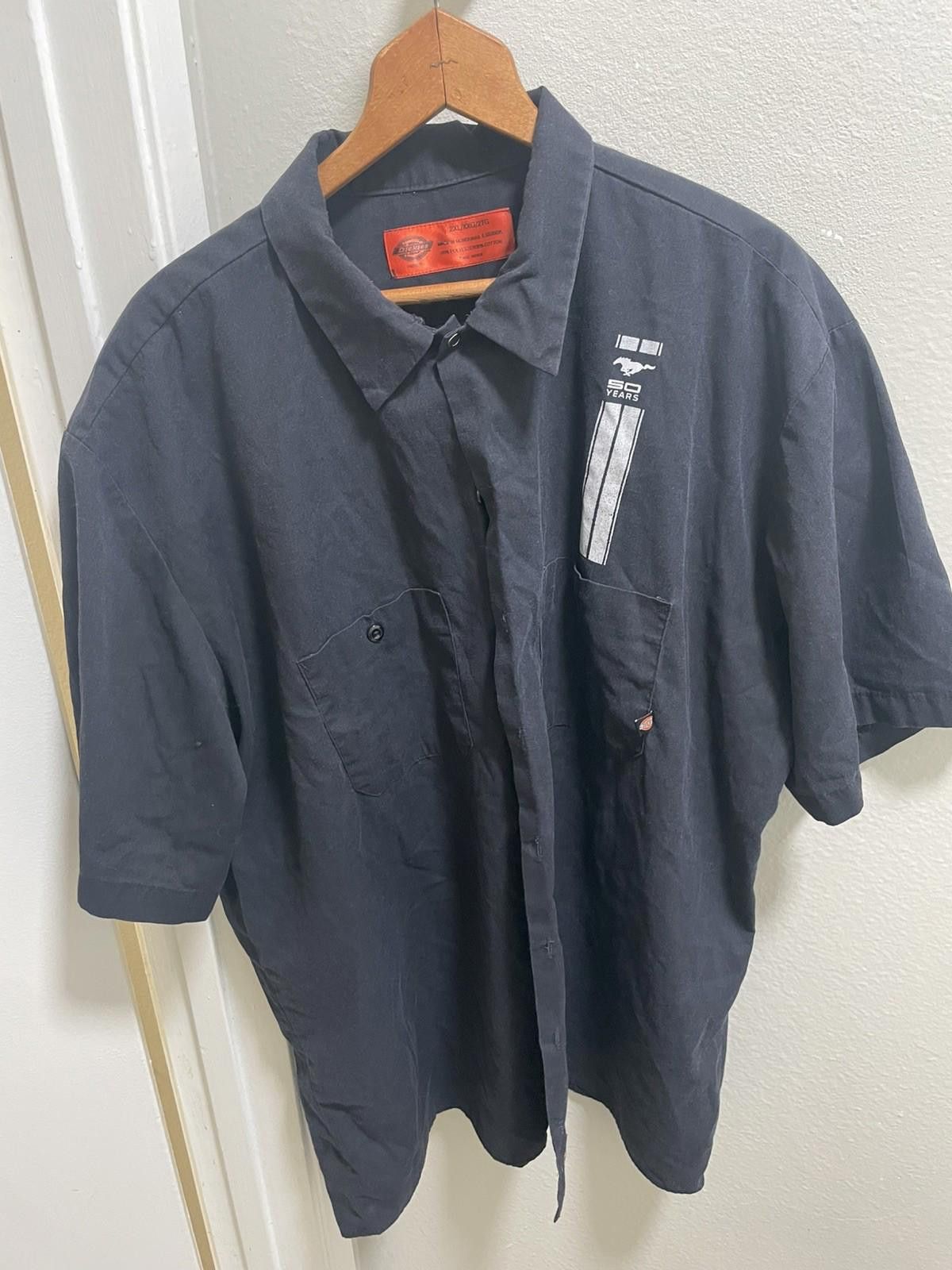 Other Ford Mustang Dickies Men 2XL Black Button Up Boss 302 Size US XXL / EU 58 / 5 - 3 Thumbnail