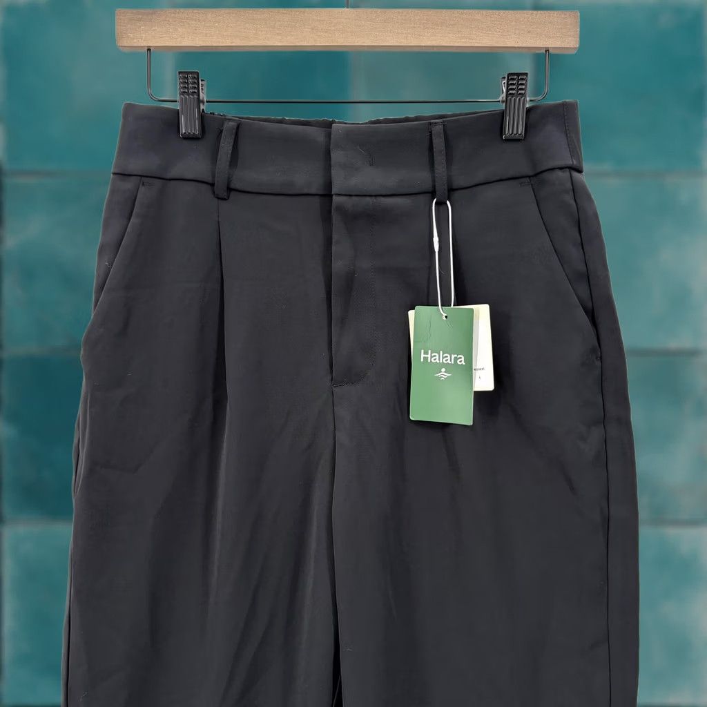 Vintage VINTAGE Halara Pants Womens Small Black Tapered Khakis Ankle Pockets Athleisure NWT Size 28" / US 6 / IT 42 - 1 Thumbnail