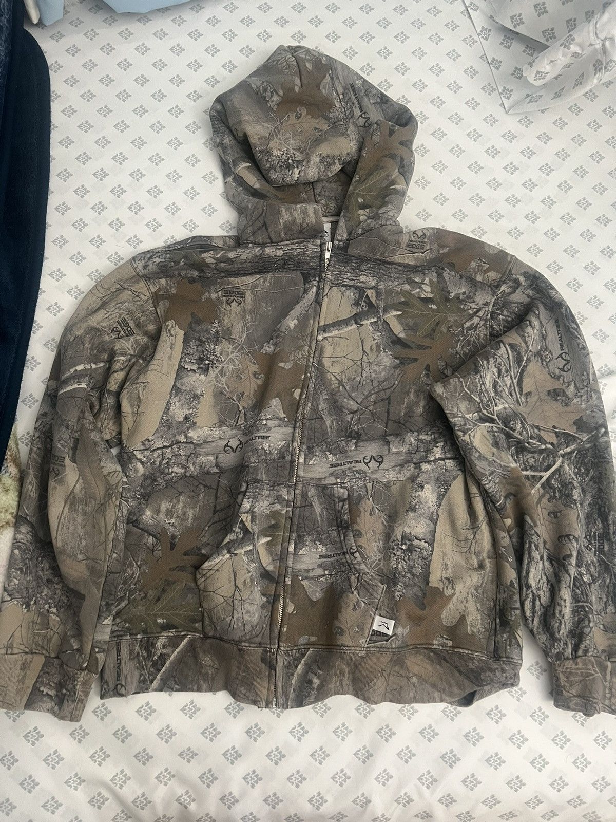 image of Akimbo Club Zip Up Hoodie “Realtree Camo” Size Xl, Men's