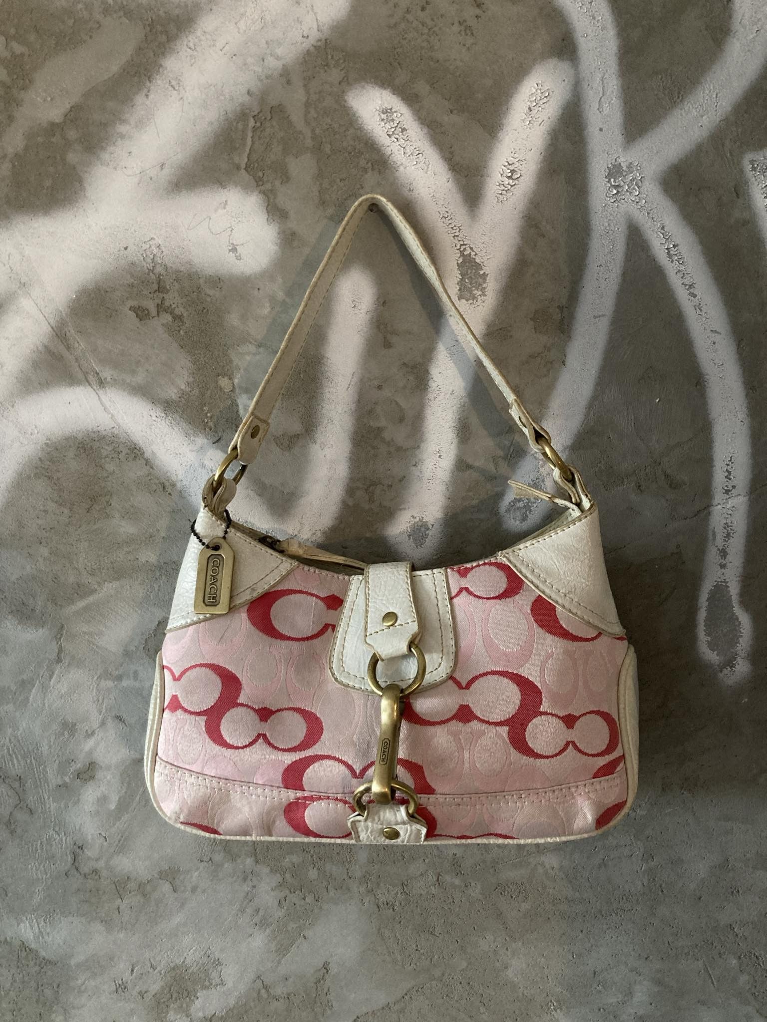 Coach Coach Monogram Pink Vintage Size ONE SIZE - 1 Thumbnail