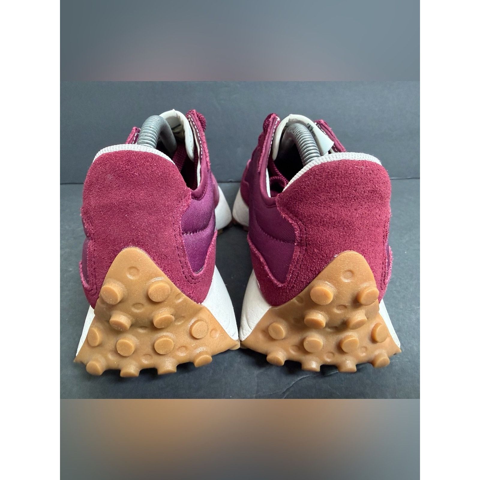 New Balance New Balance 327 Mens 9.5D Garnet Indigo Gum Sneakers WORN 1X Size US 9.5 / EU 42-43 - 7 Thumbnail