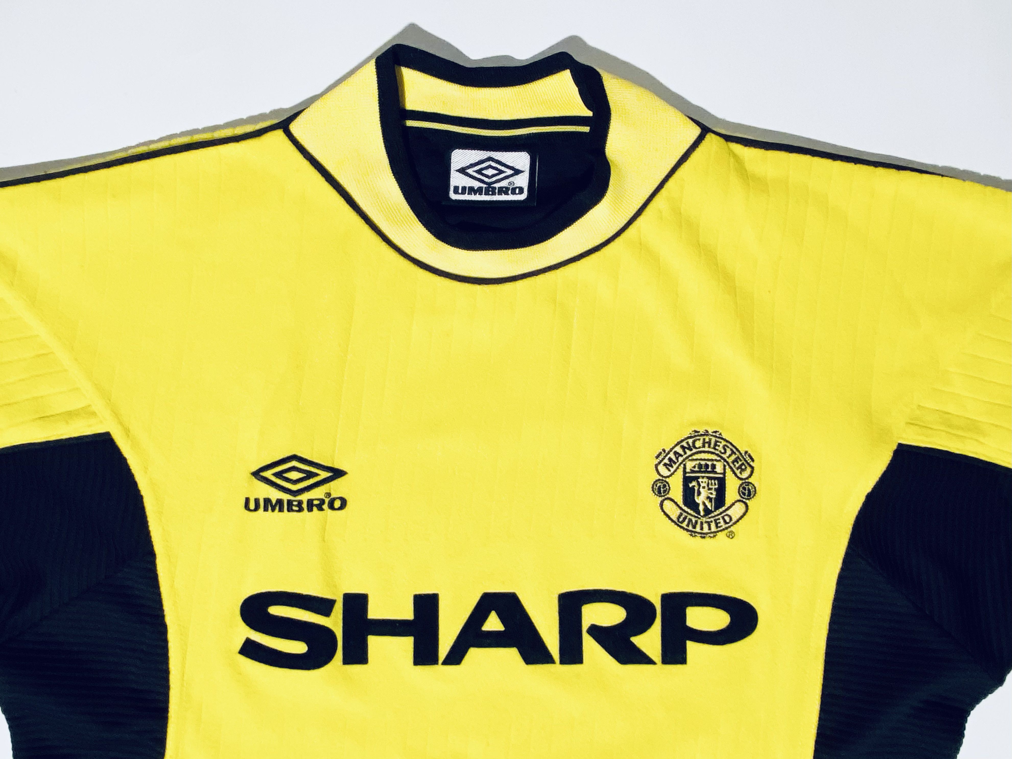 Umbro Manchester United Goalkeeper Home Jersey Shirt 1999 - 2000 Size US M / EU 48-50 / 2 - 5 Thumbnail