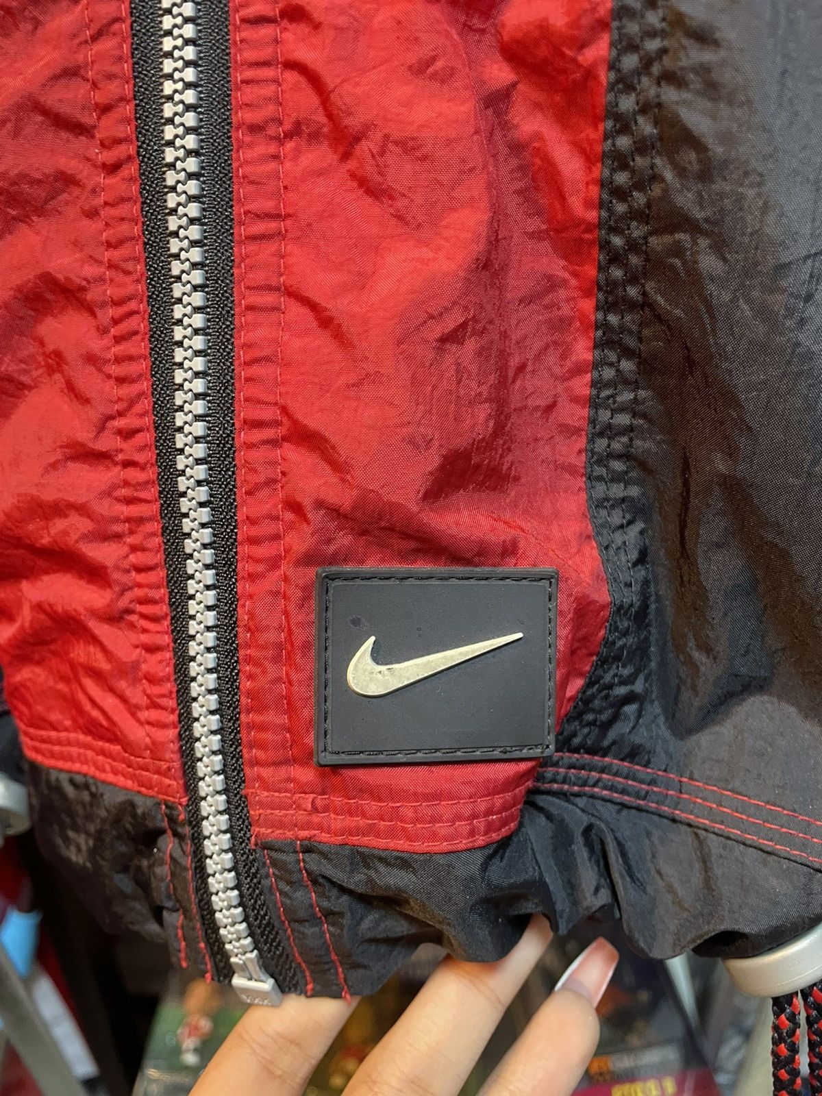 Nike Vintage Nike Spell Out Windbreaker Jacket Size US L / EU 52-54 / 3 - 5 Thumbnail