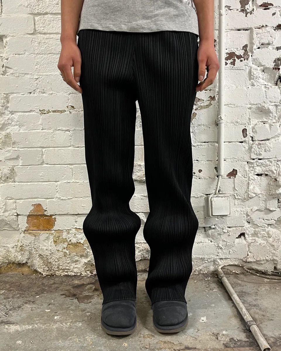 Issey Miyake Issey Miyake Black Pleats Pants Size 27" / US 4 / IT 40 - 1 Thumbnail