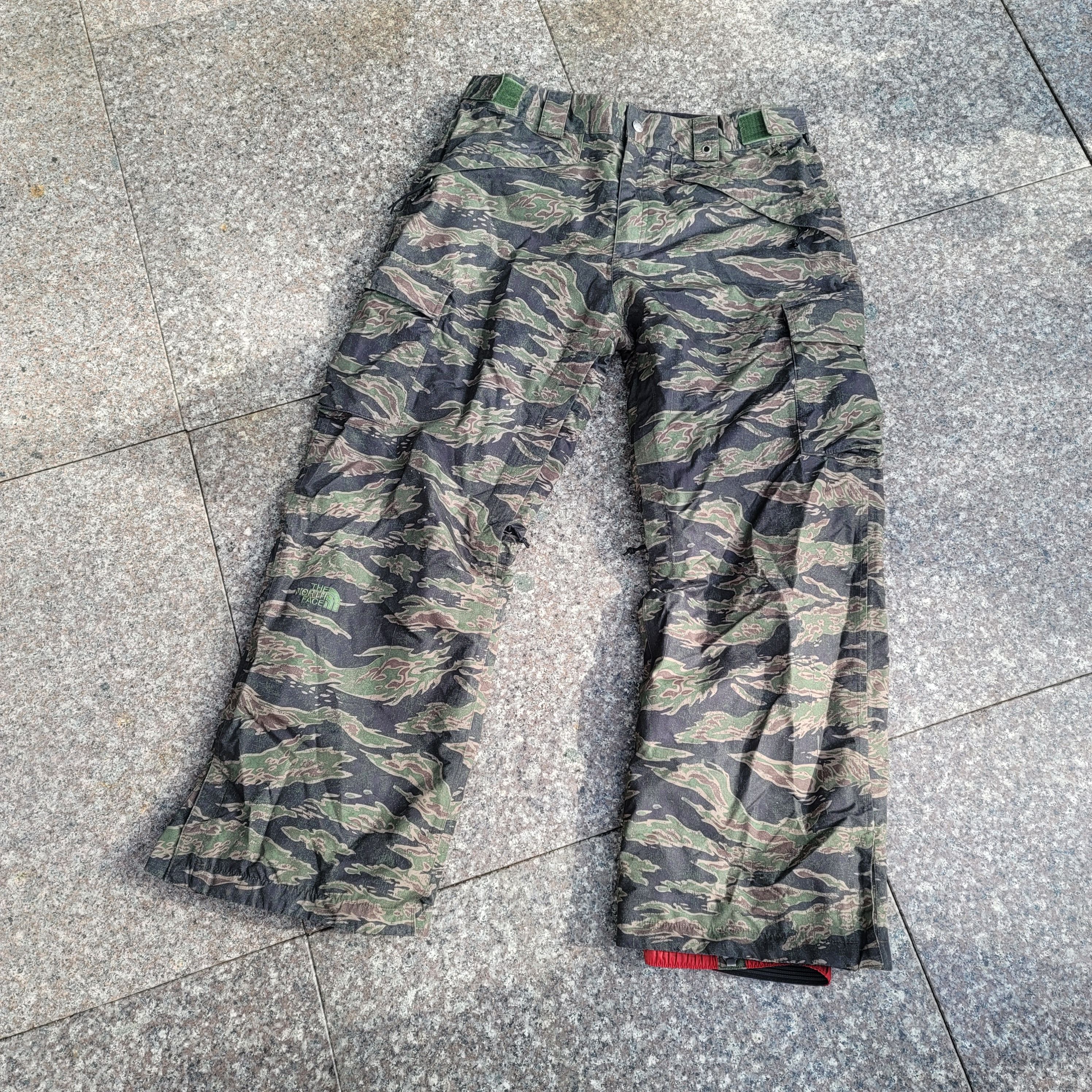 Supreme × The North Face Supreme The North Face Metallic Mountain