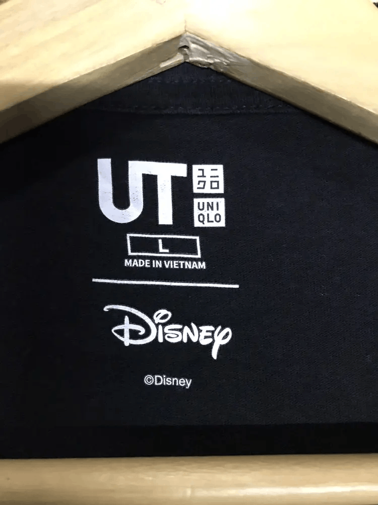 Disney Uniqlo X Disney Tshirts Size US L / EU 52-54 / 3 - 4 Thumbnail