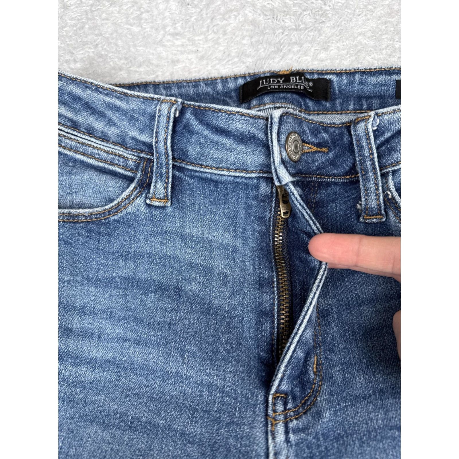 Sunflower Judy Blue Jeans Womens 5 Cropped Denim Jeans Bohemian Floral Embroidered Fringe Sunflower Pockets Zip Fly Relaxed Mid Rise Blue 27 Size 27" / US 4 / IT 40 - 5 Thumbnail