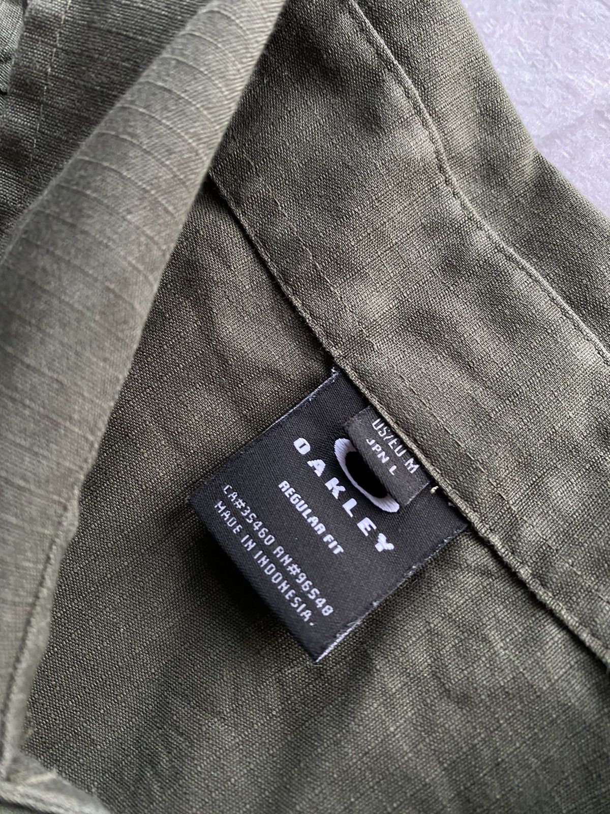 Oakley Basic Oakley INC Regular Fit Button Up Shirt Long Sleeve Size US M / EU 48-50 / 2 - 5 Thumbnail