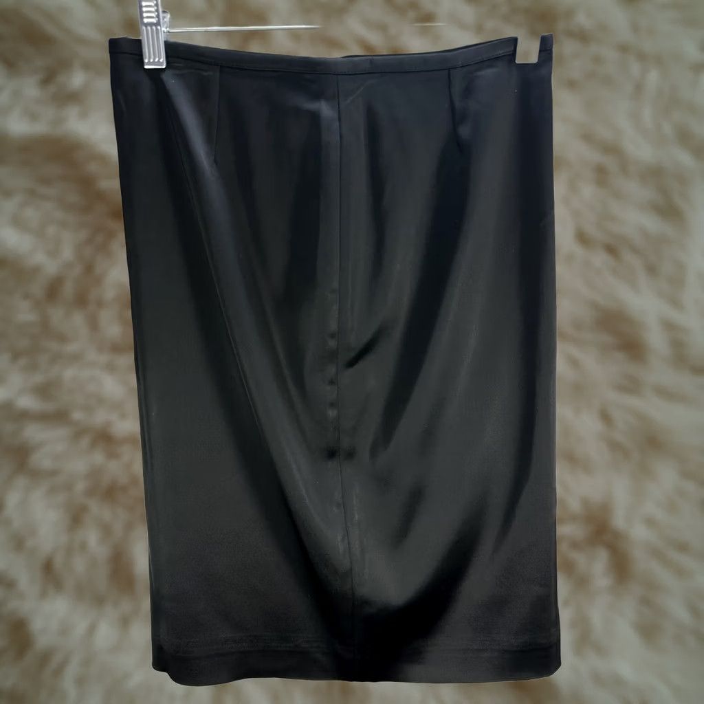 White House Black Market White House Black Market Skirt Knee Length Black Straight Pencil Slit Zip 0 Womens Contemporary 90s? Size 25" / US 0 / IT 36 - 1 Thumbnail