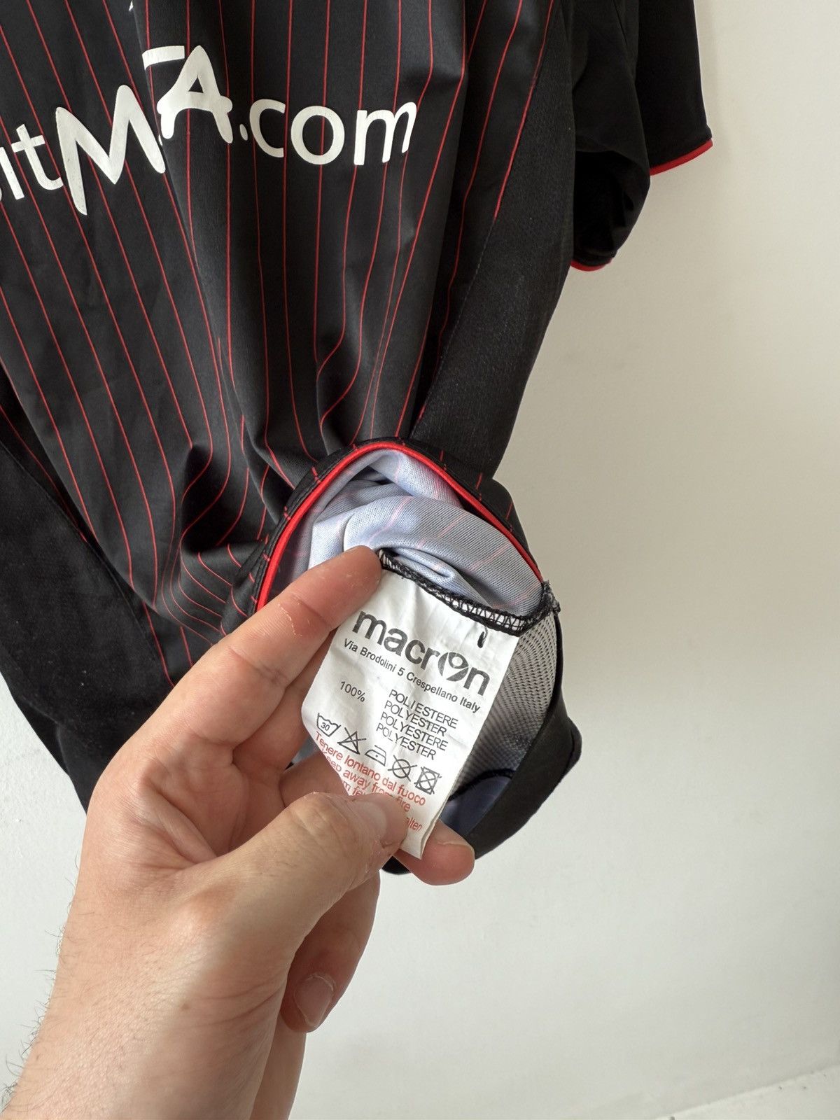 Macron × Vintage Macron Sheffield United 2010/2011 Away Jersey Size US L / EU 52-54 / 3 - 9 Thumbnail
